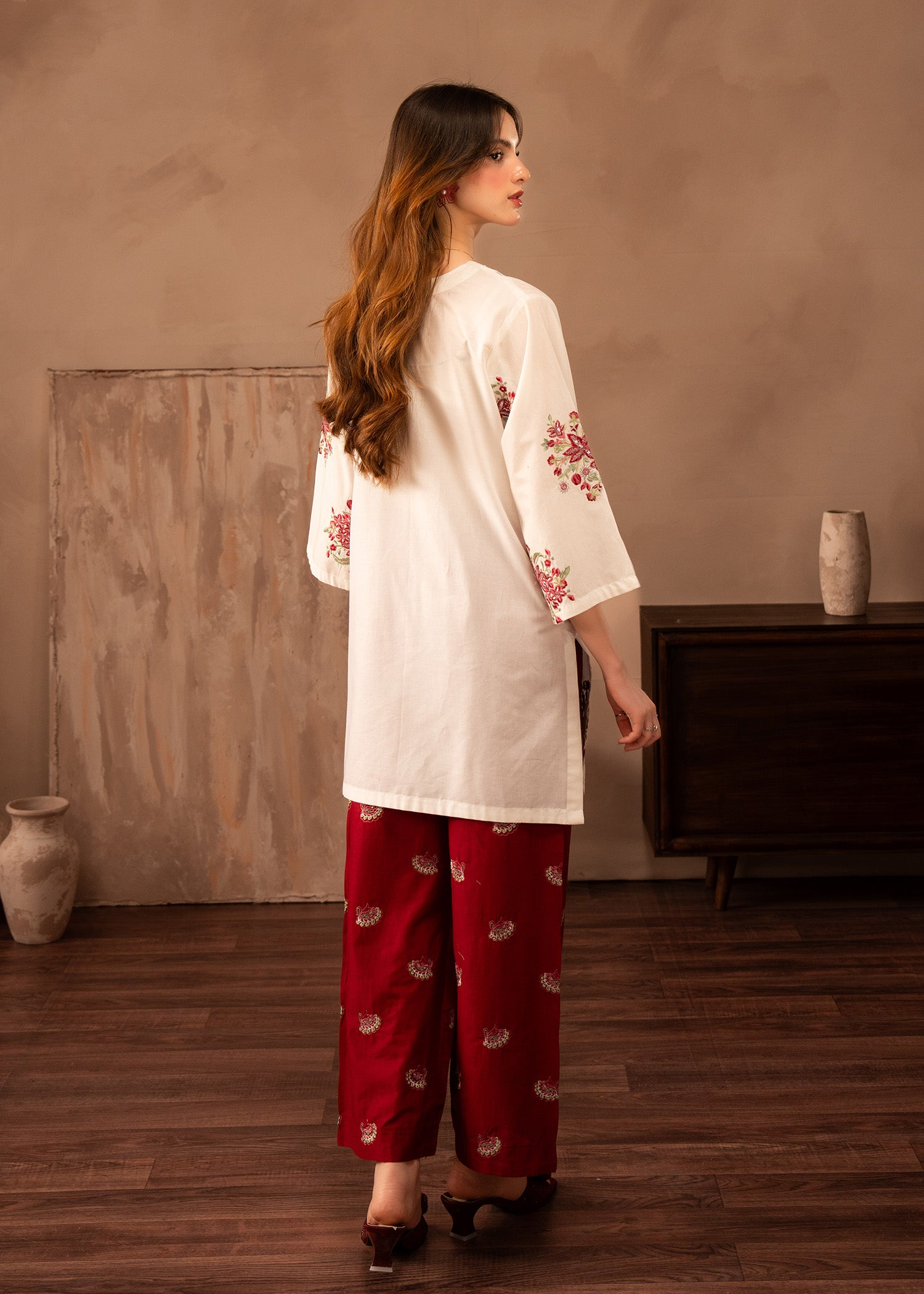lawn Kurta Set in White, red