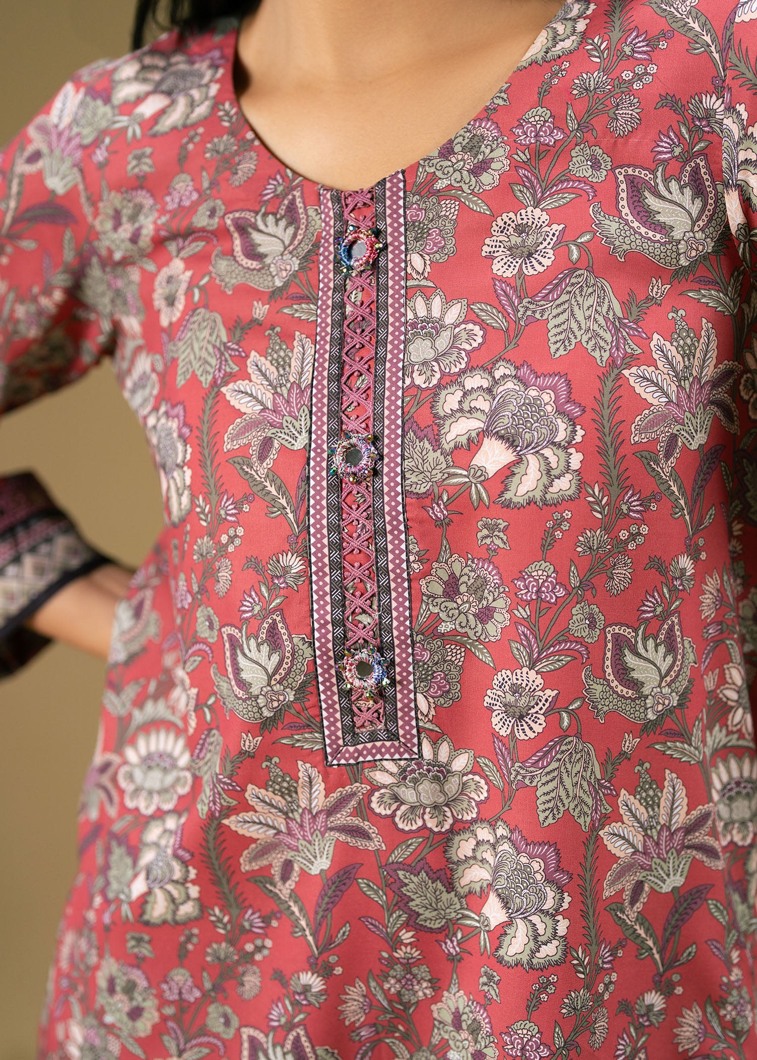 lawn Kurta Set in Rose red