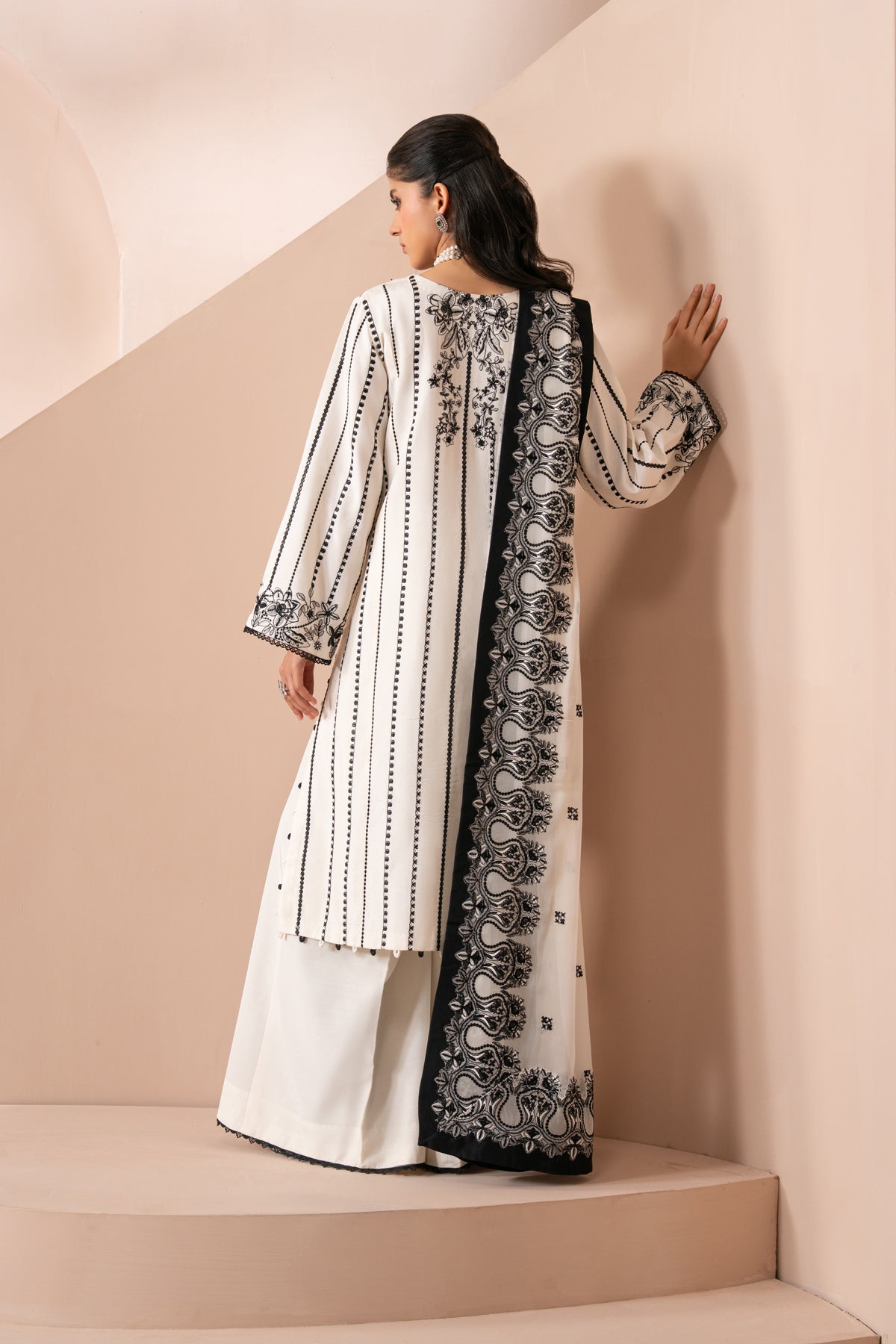 Zaeva Luxury Festive Formals – OMAVI