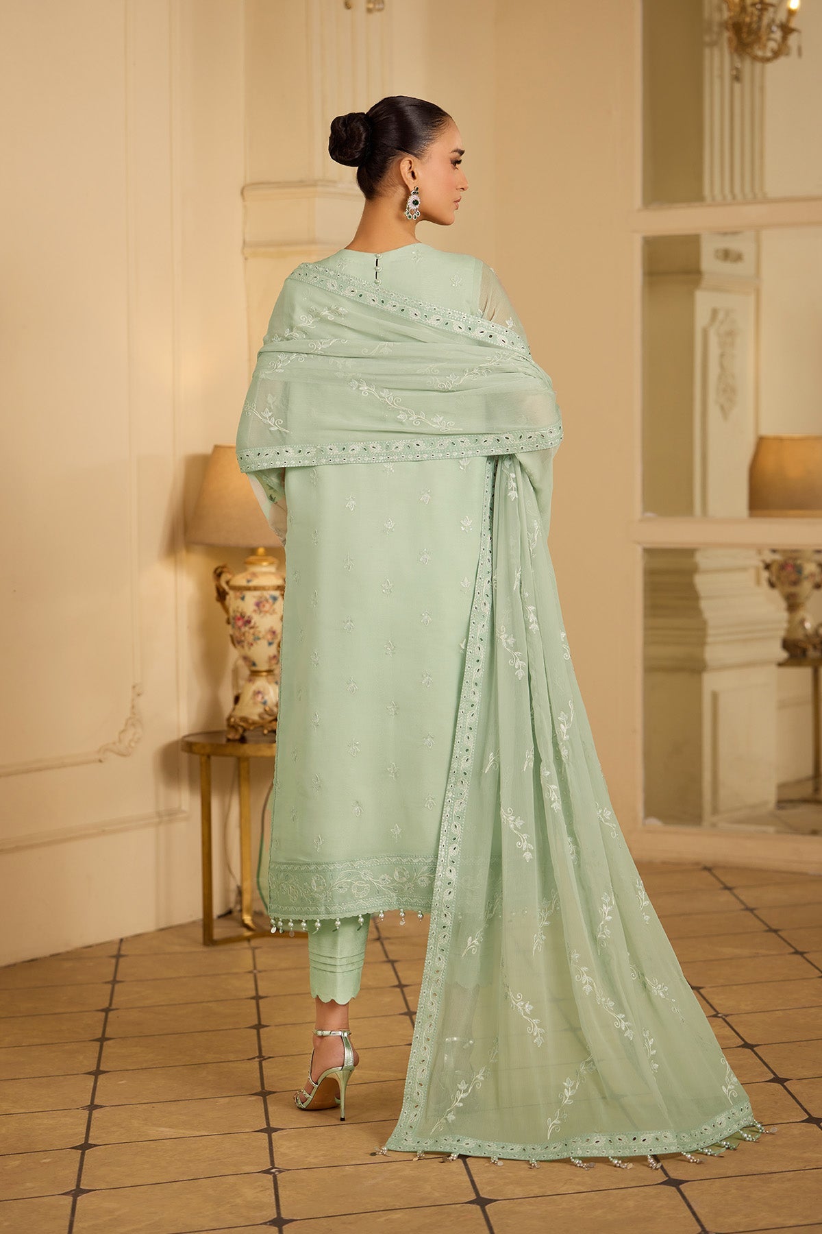 Luxury Festive Formals – 2252-Zehnora