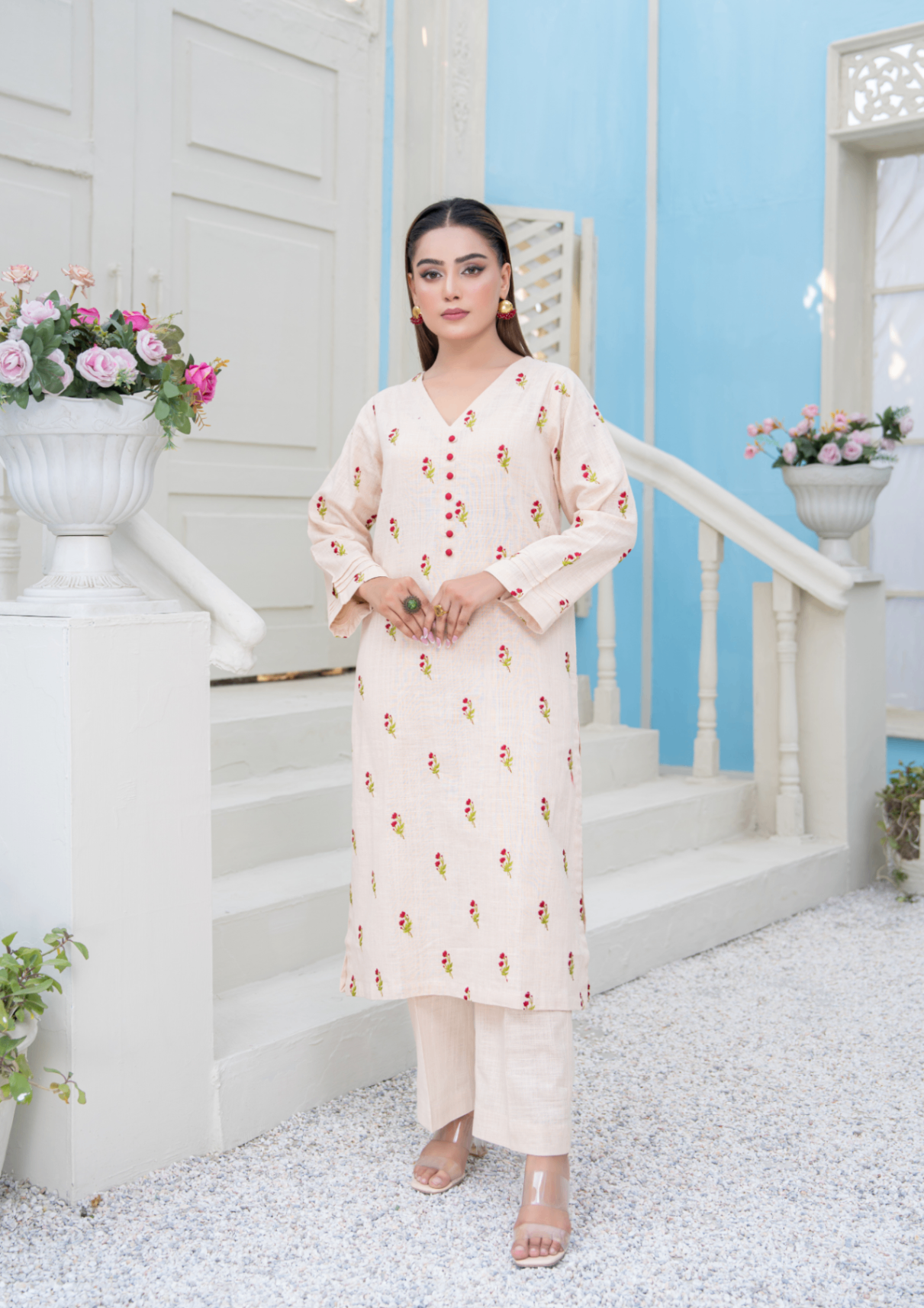 khaddar Kurta Set in Floral white