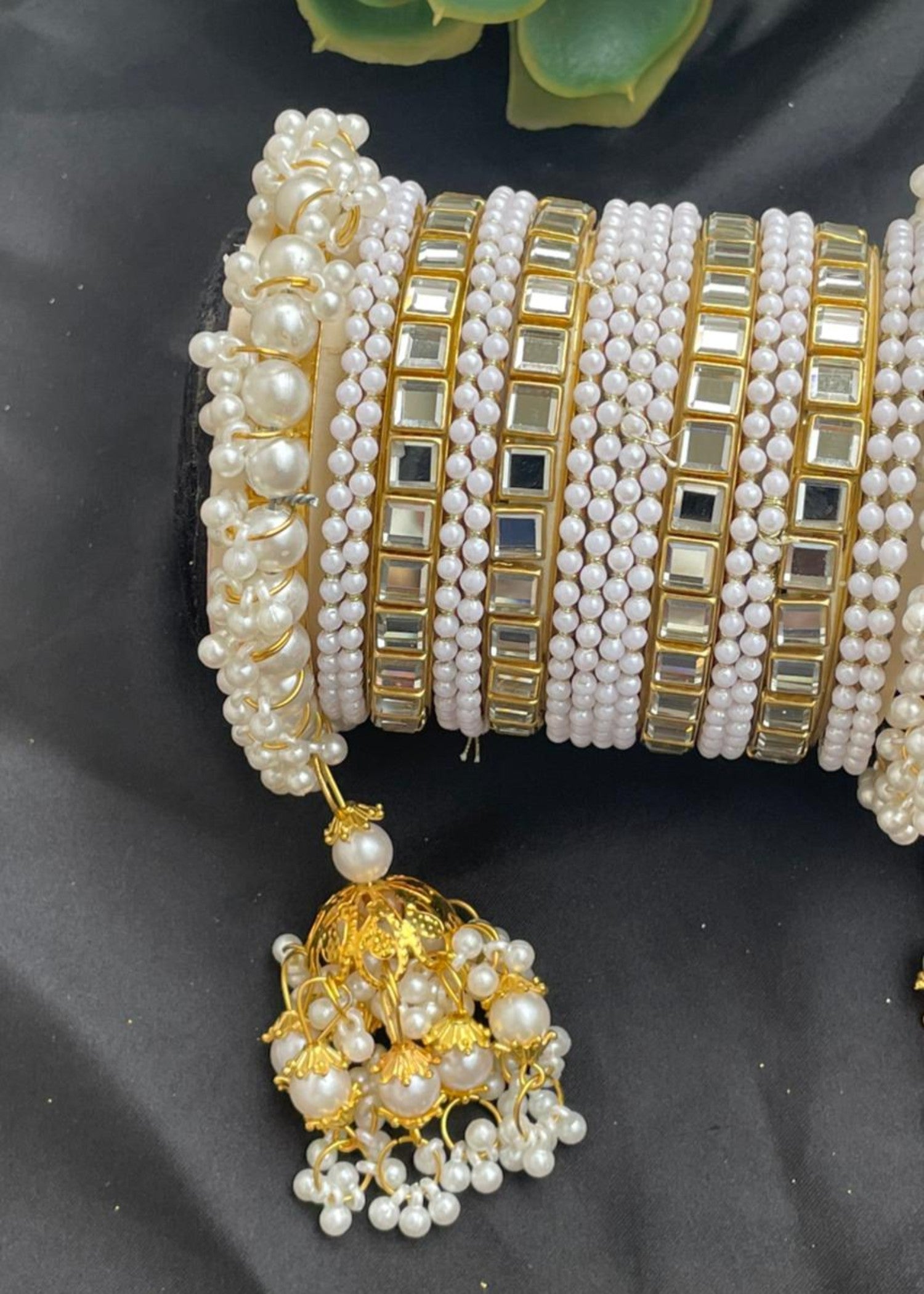 Bangles in White Color by - Trendy Women Bangles IUL9264