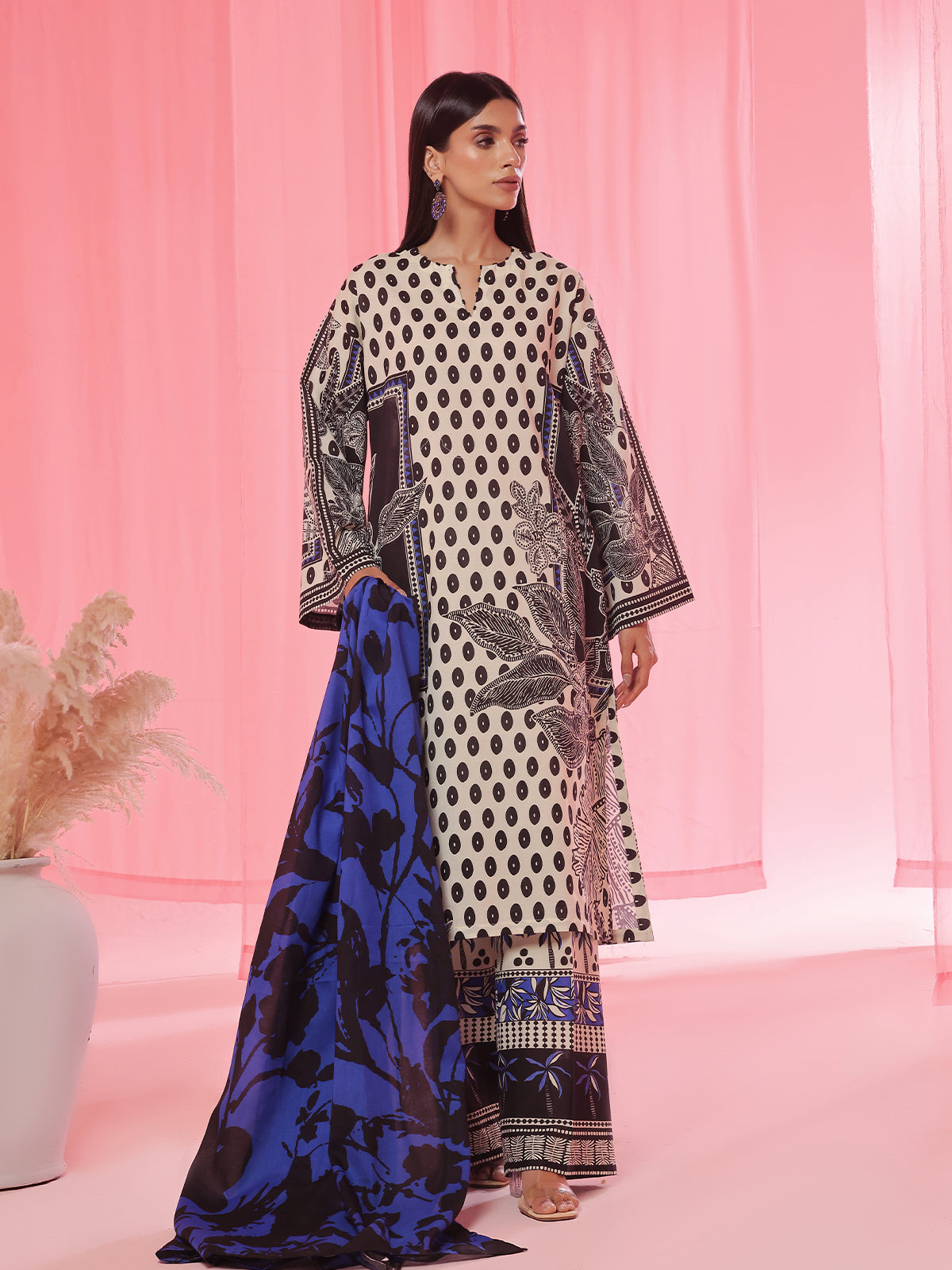 lawn Kurta Set in Black