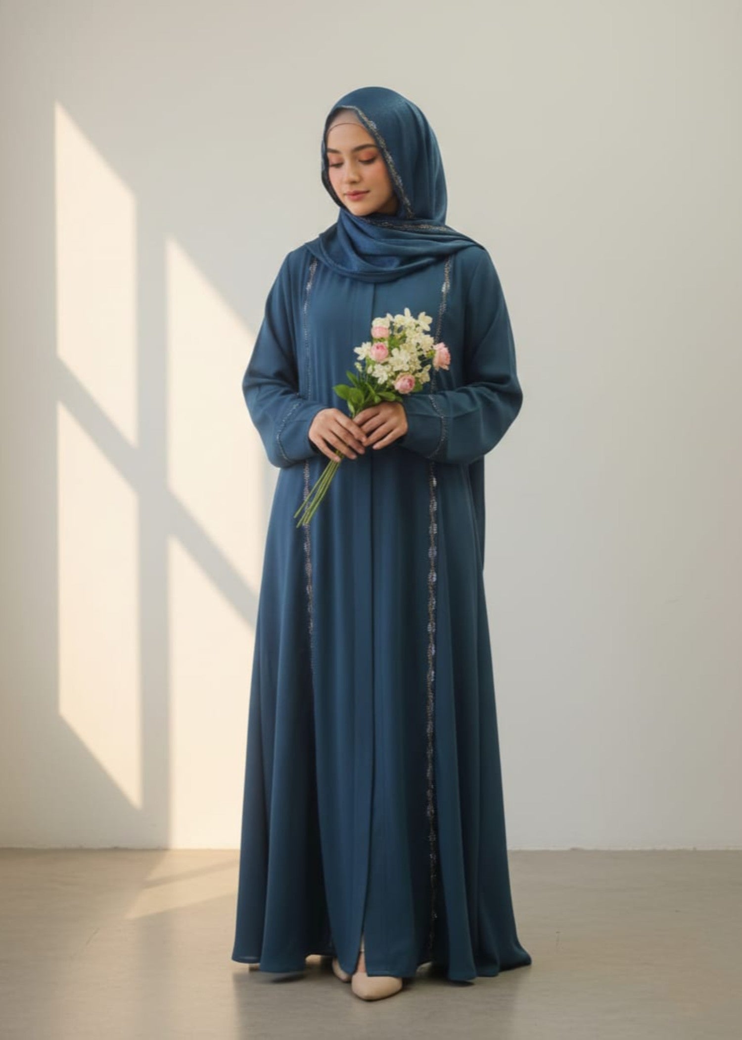 crushed velvet Hijab in Dark blue