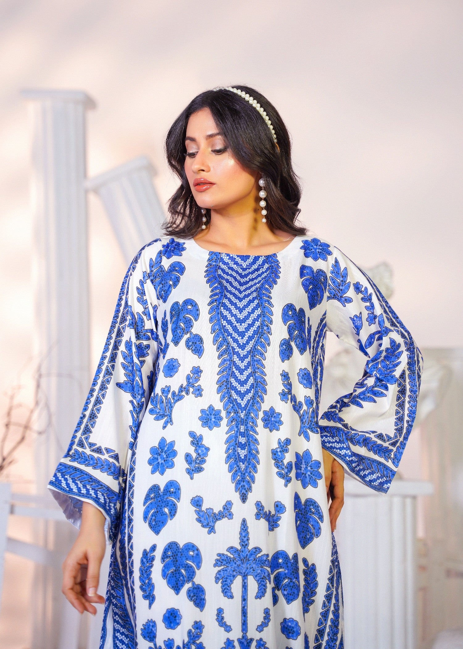 pk raw silk Kaftan in White, midnight blue