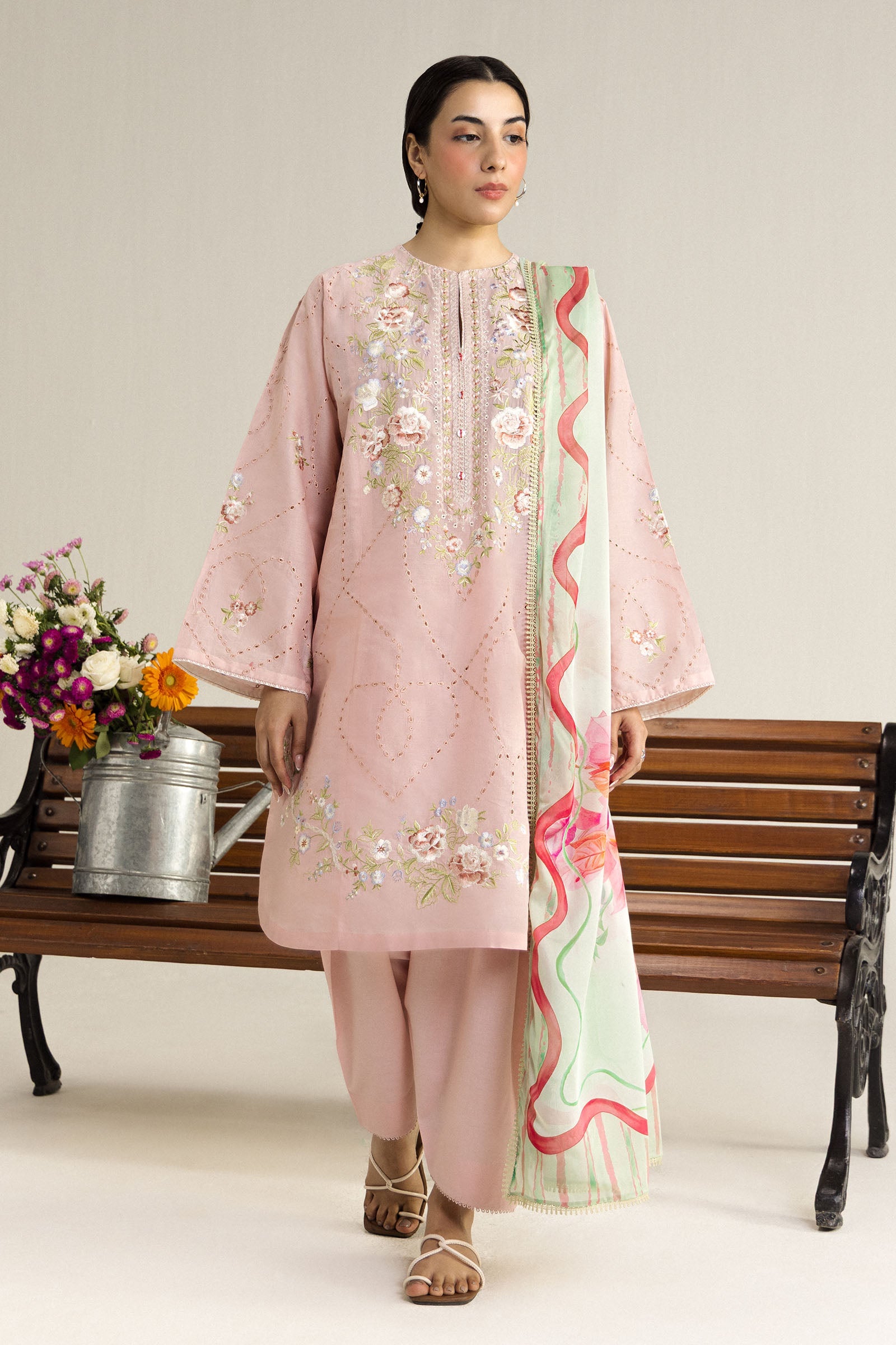 Coco Lawn Edit II – Lune-2B
