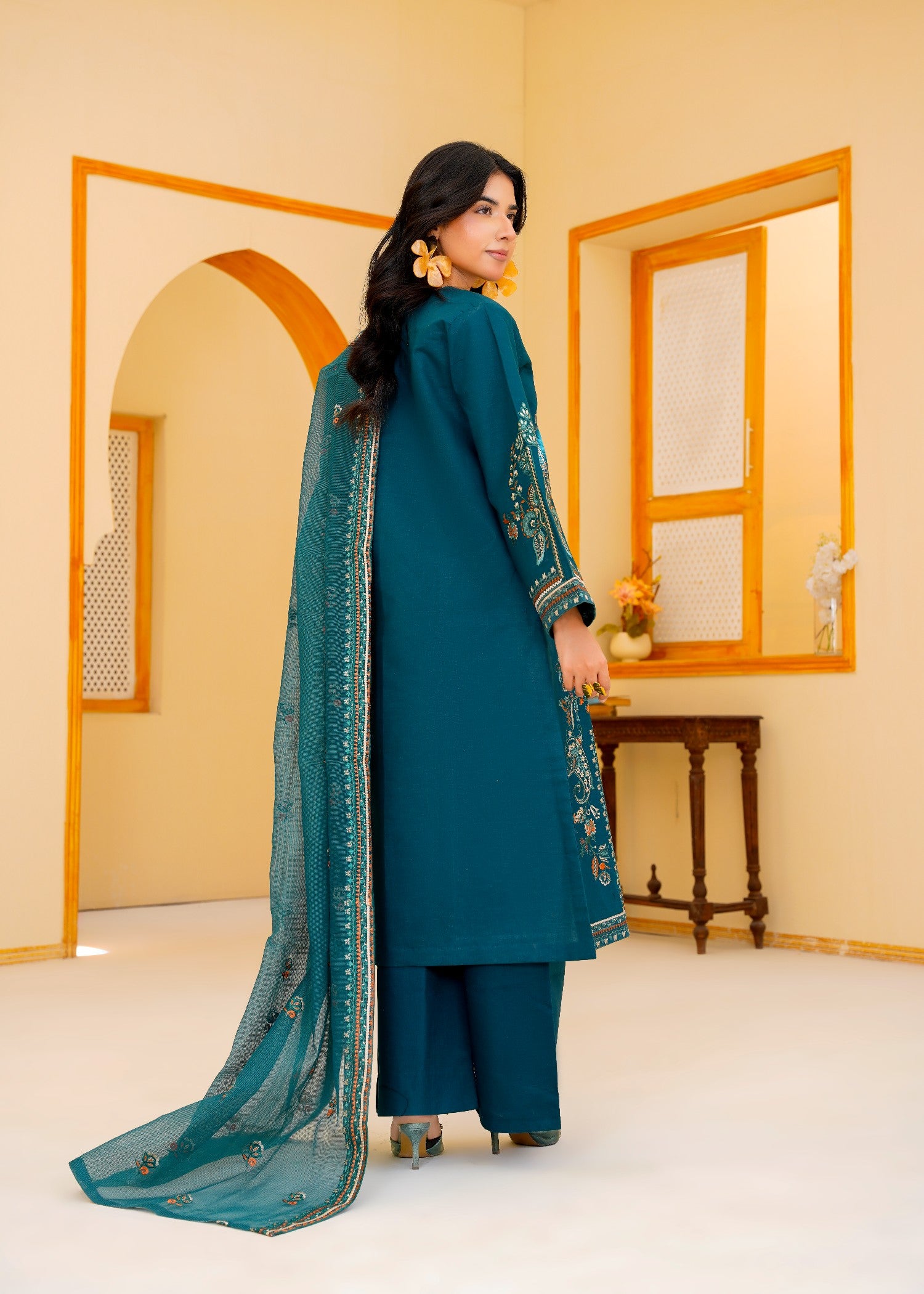 slub lawn Unstitched in Teal