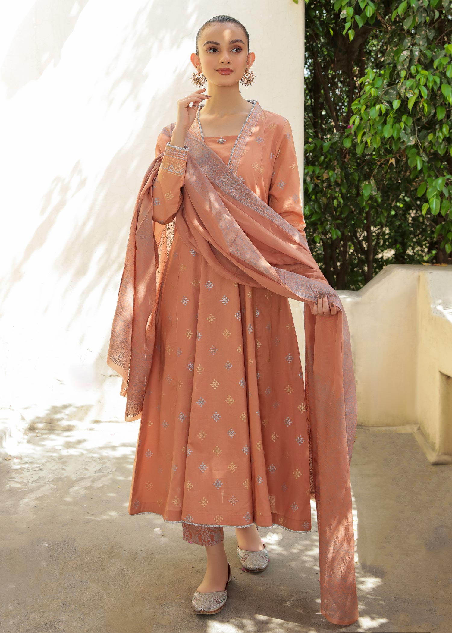 dhanak Pishwas in Peach pink