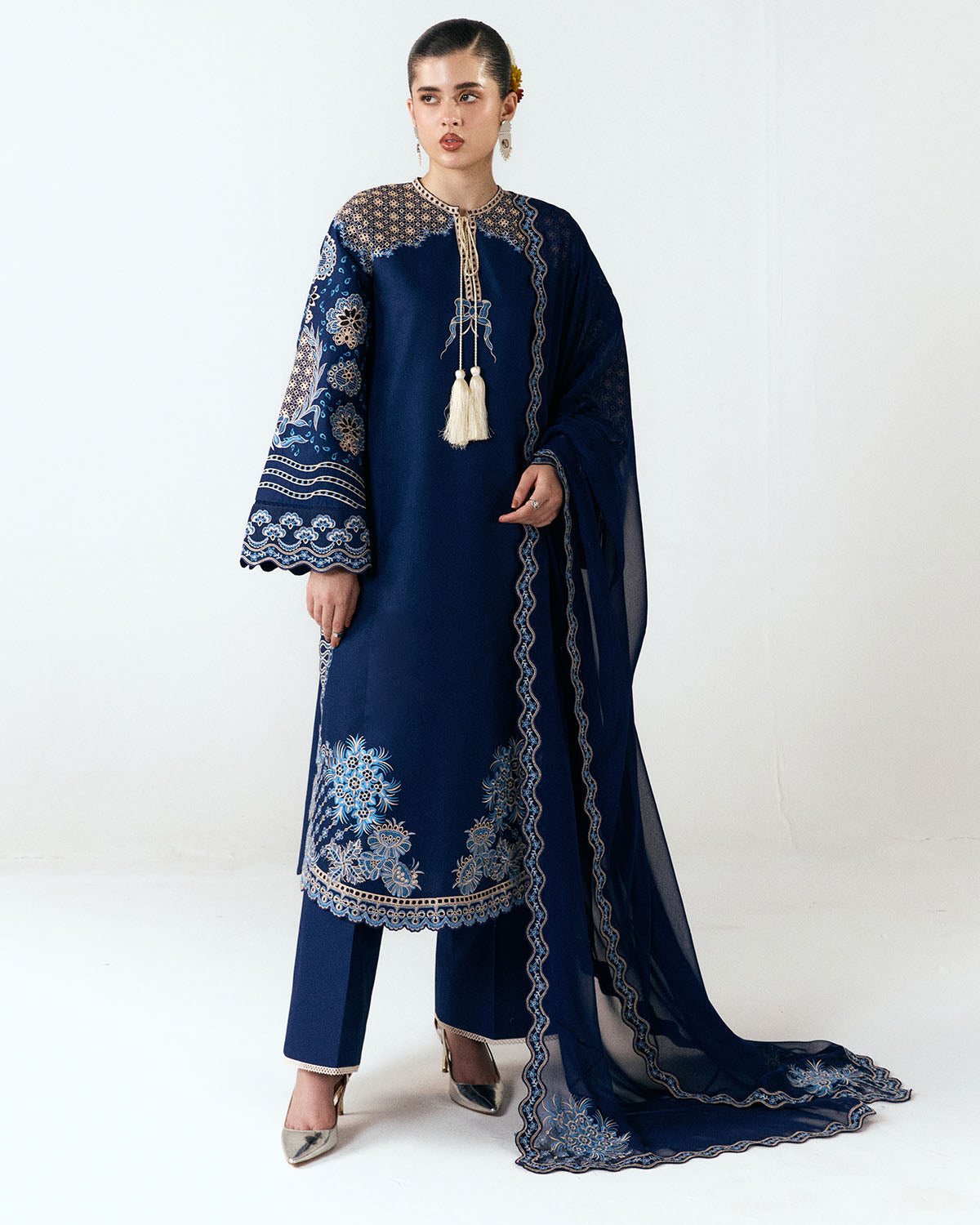 Jugnu Luxury Lawn Edit – Tiva