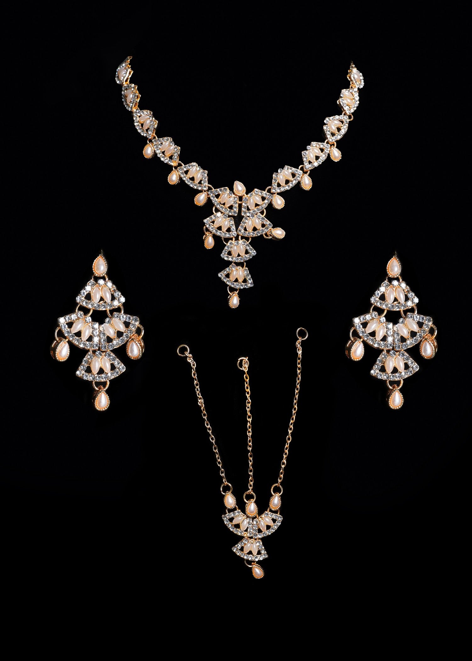 Jewelry Set in Peach orange Color by - Trendy Women Jewelry Set GMB5212