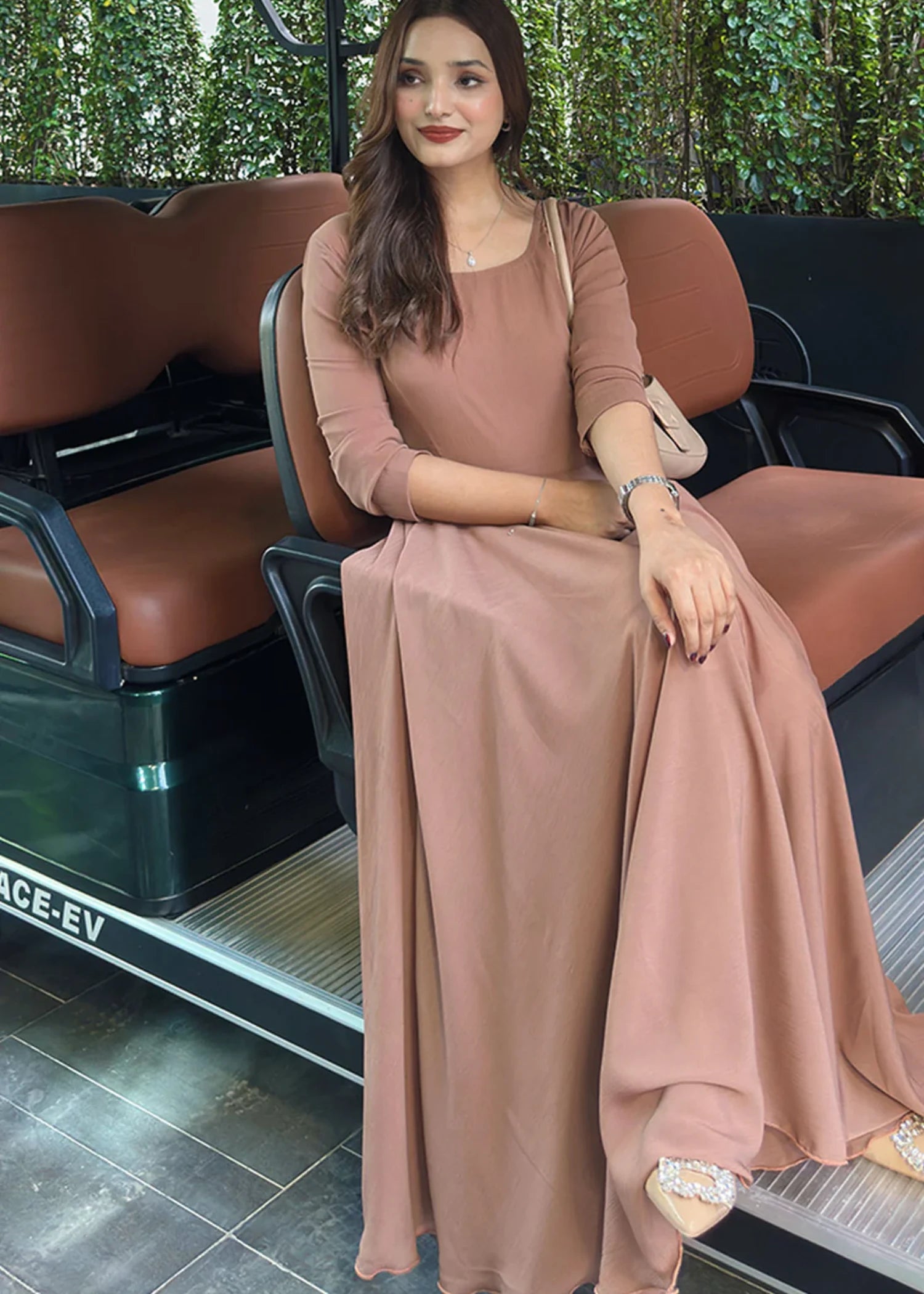 crepe Maxi in Earth brown