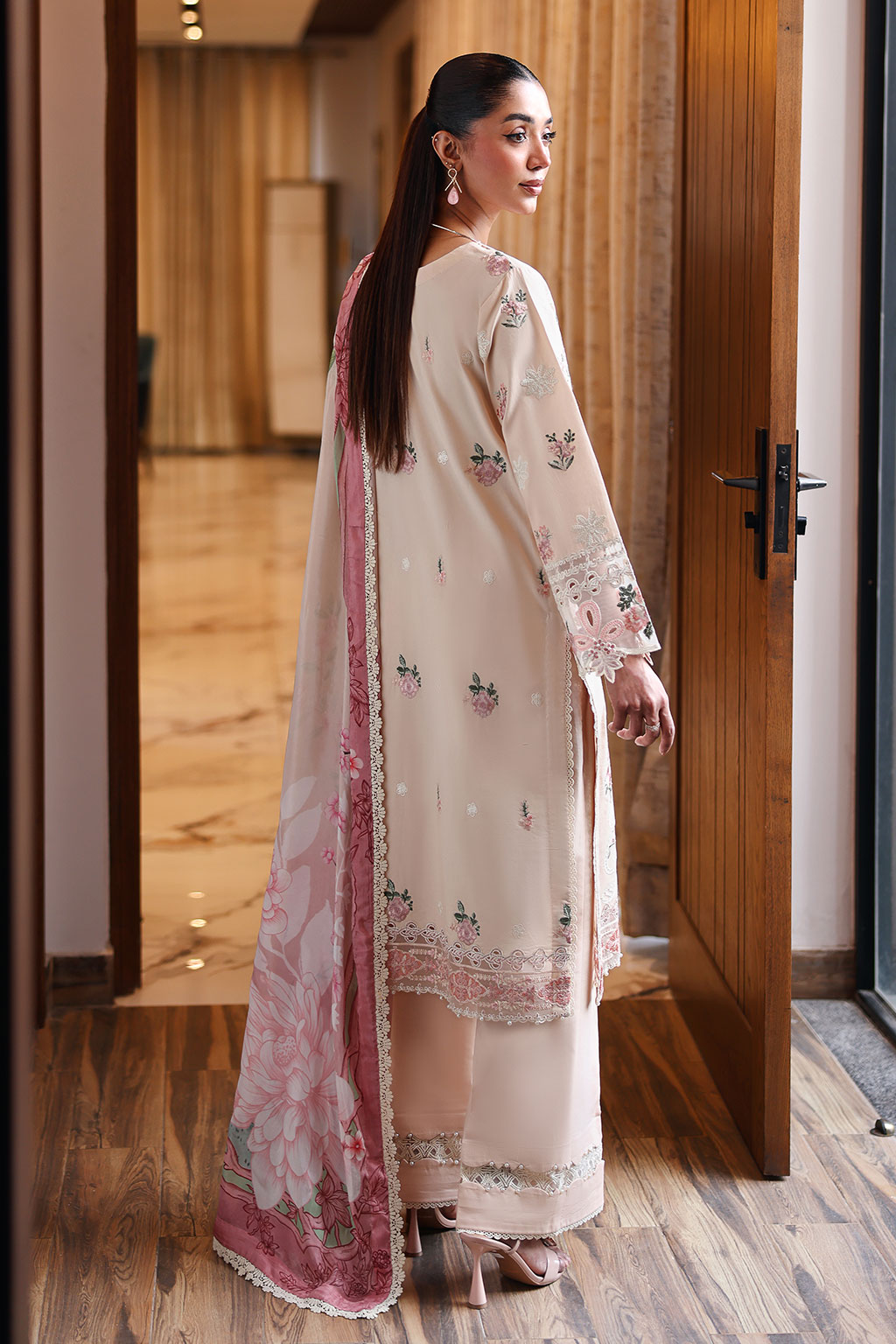 Andaaz Luxury Lawn – Z-1409
