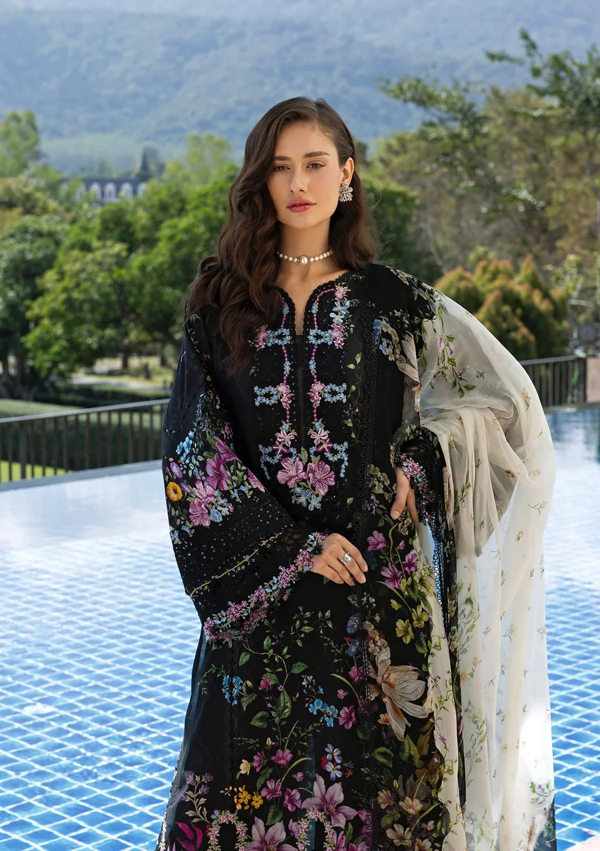 Signature Embroidered Lawn Prints – ESA-1B BLACK THRONE
