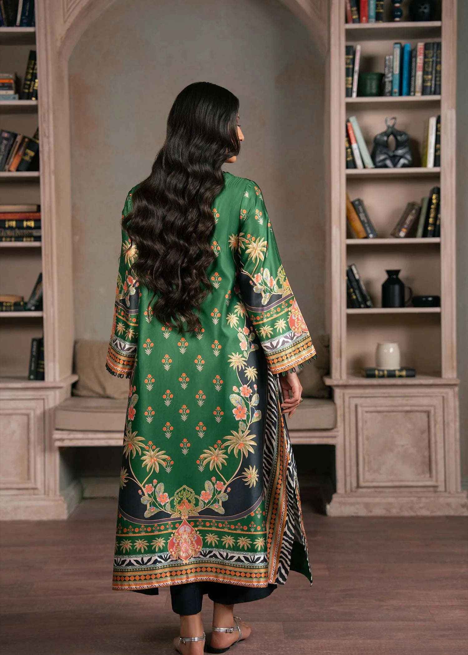 silk Kaftan in Green, black