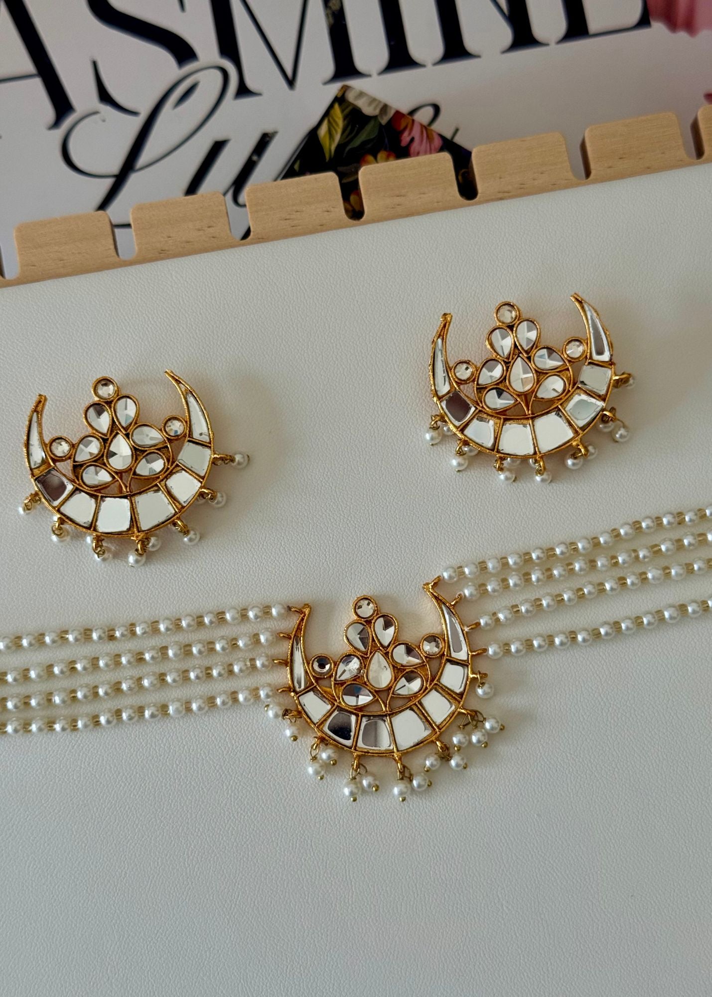 Choker in Pearl white, gold Color by - Trendy Women Choker MTR5332