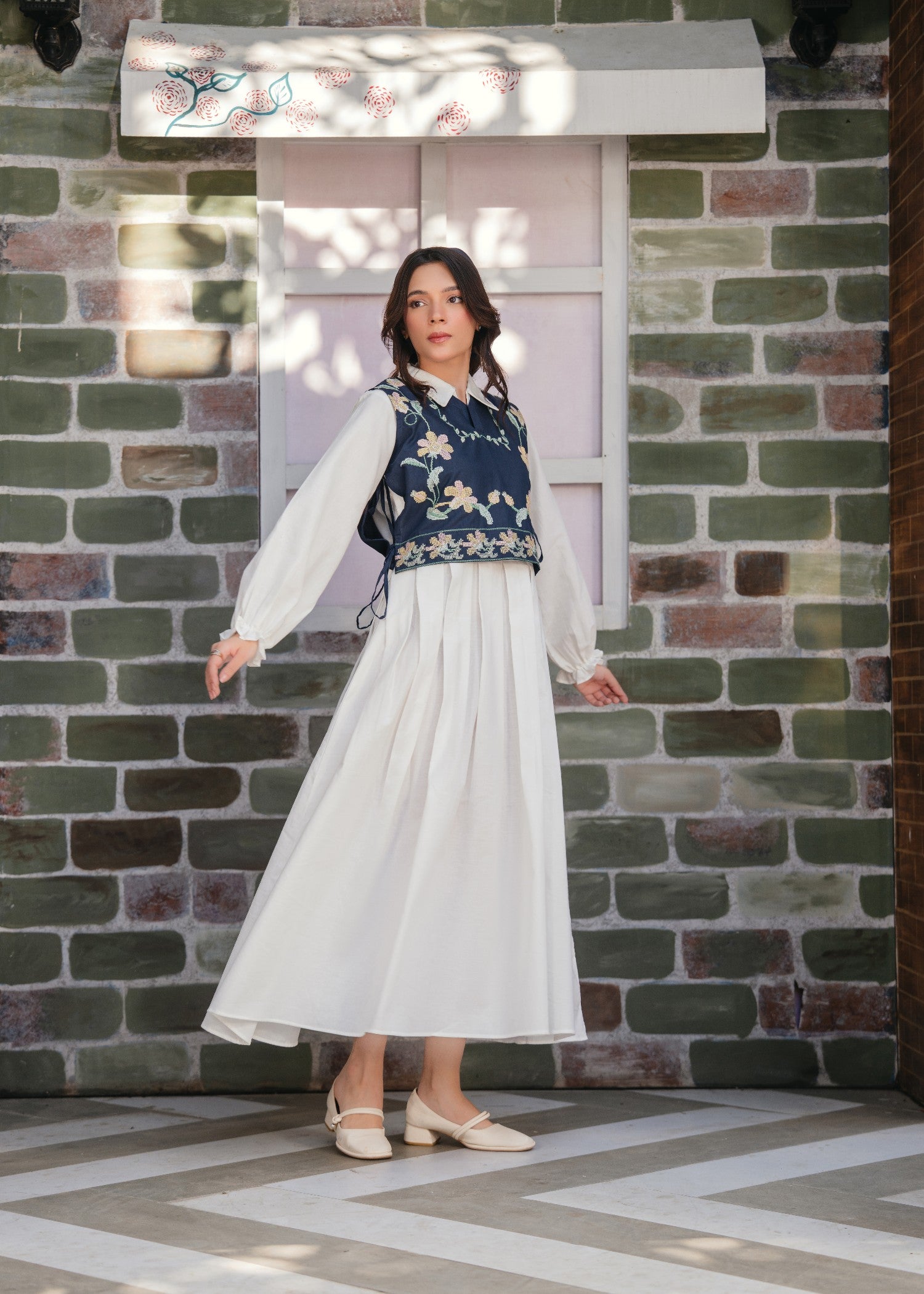 lawn Maxi in Blue, white