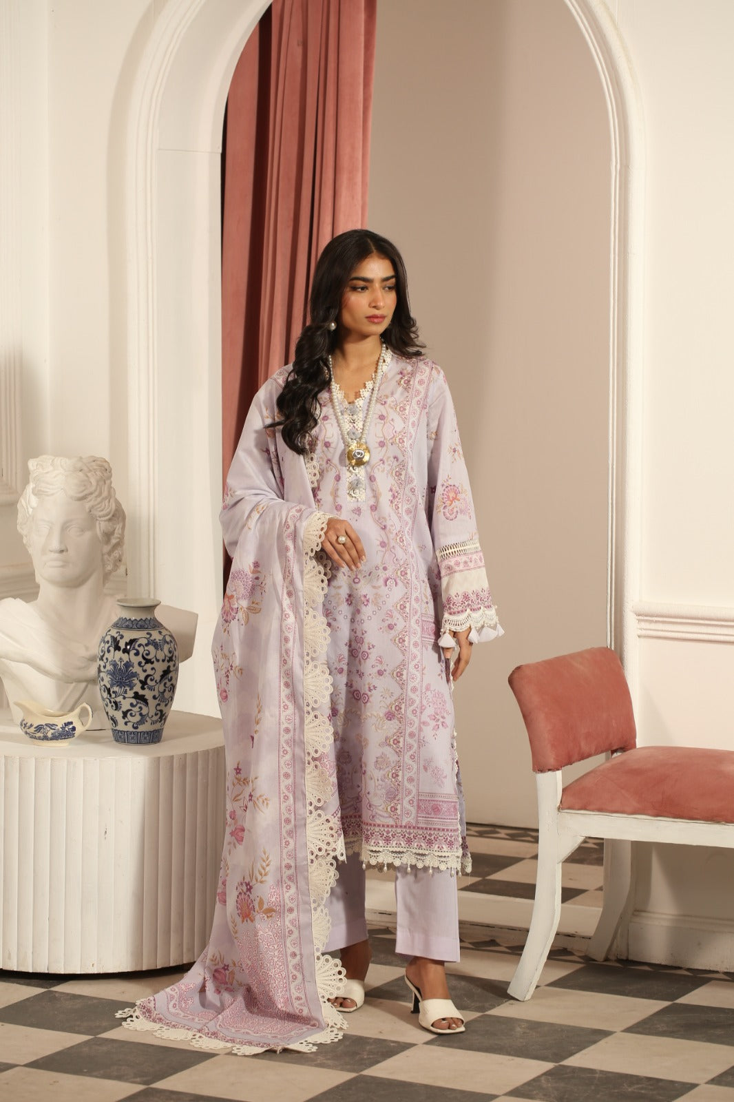 Summer Lawn – LILLY