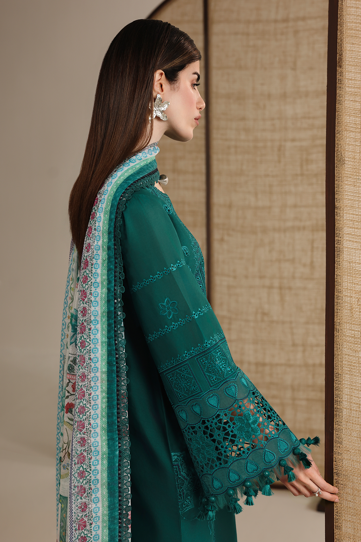 Iris Luxury Festive Lawn – IL26-D03