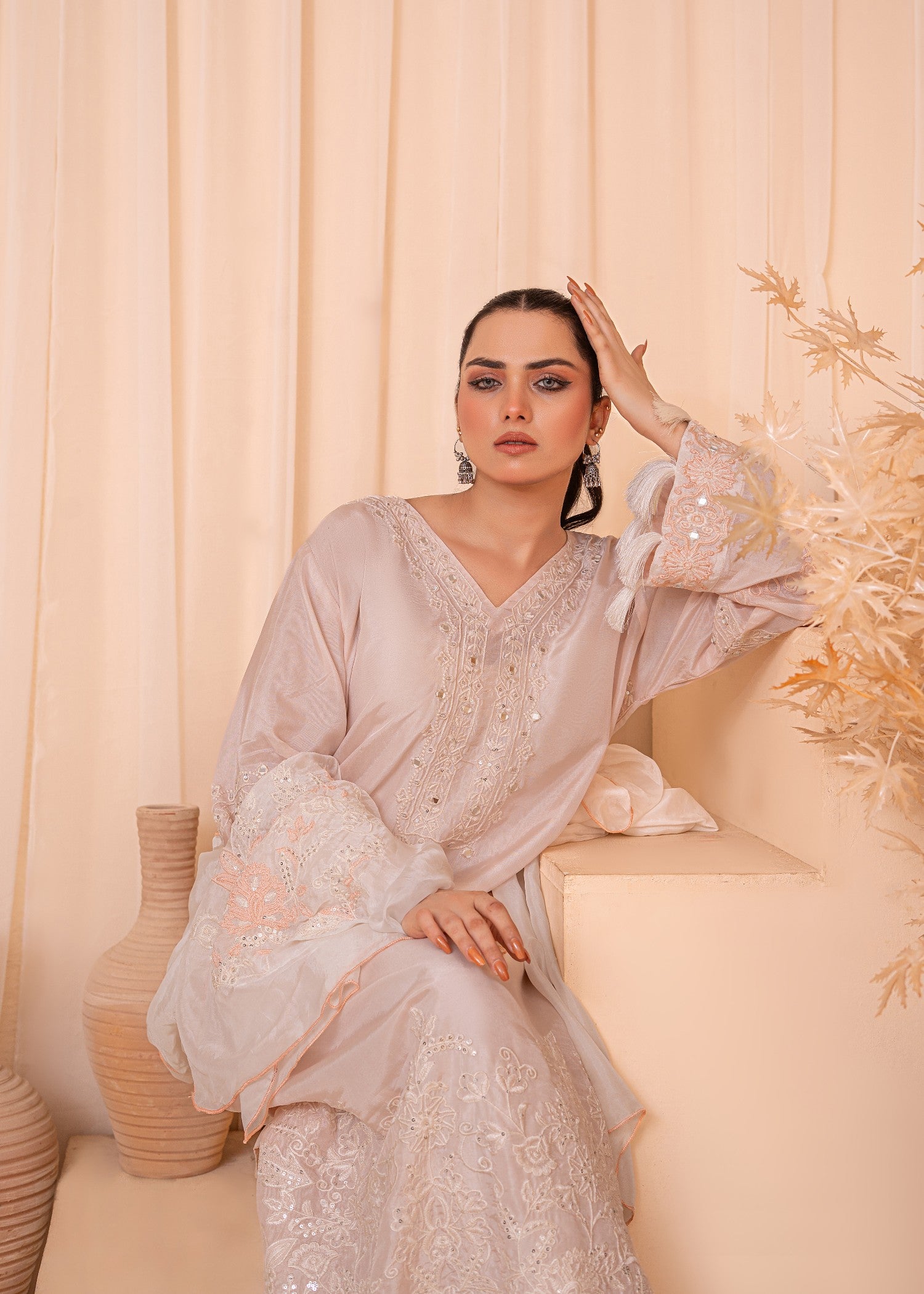 silk Kaftan in White, pink
