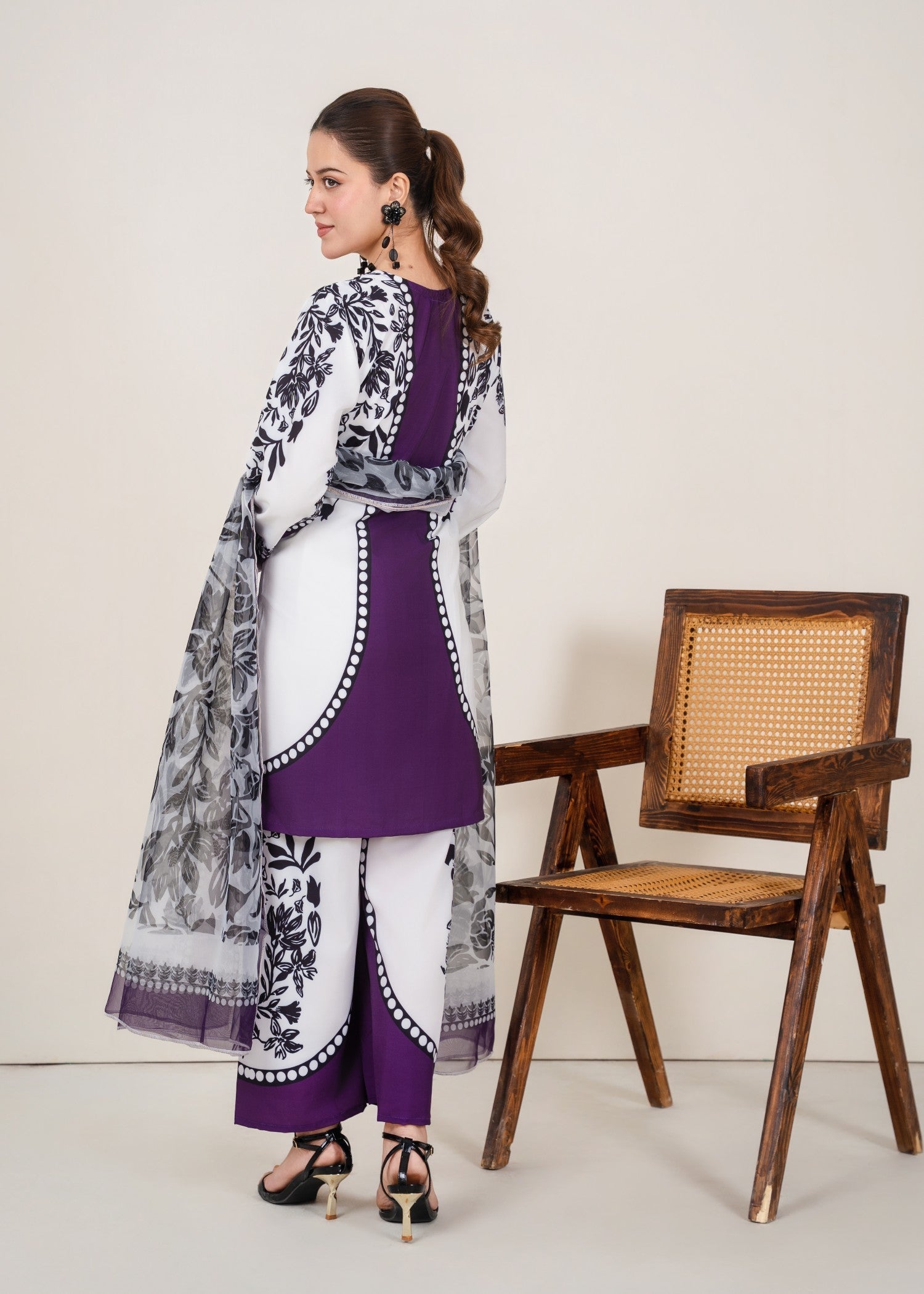 silk crepe Kurta Set in Purple, white