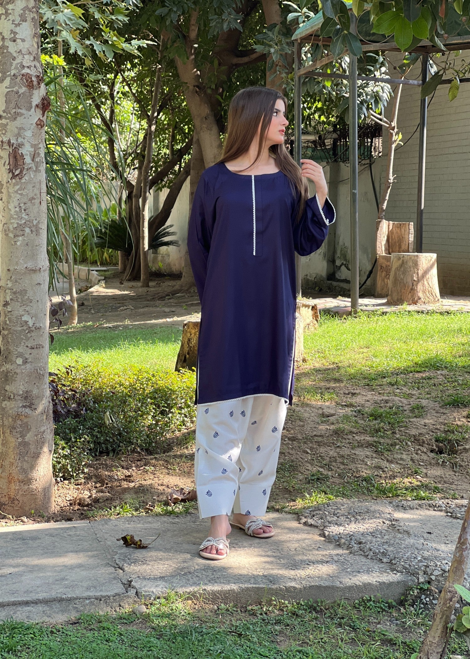 linen Kurta Set in White, navy blue