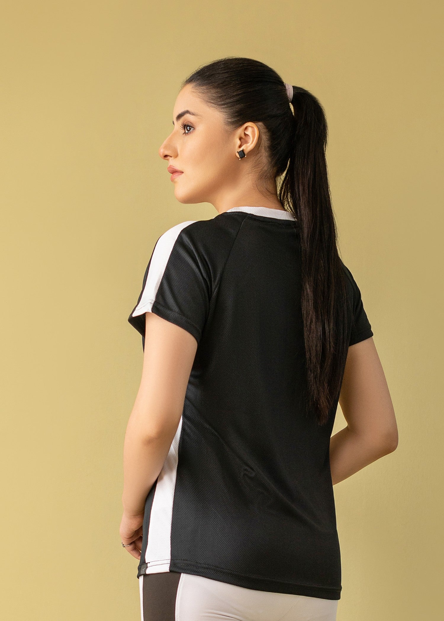 pearl mesh net T Shirt in White, black