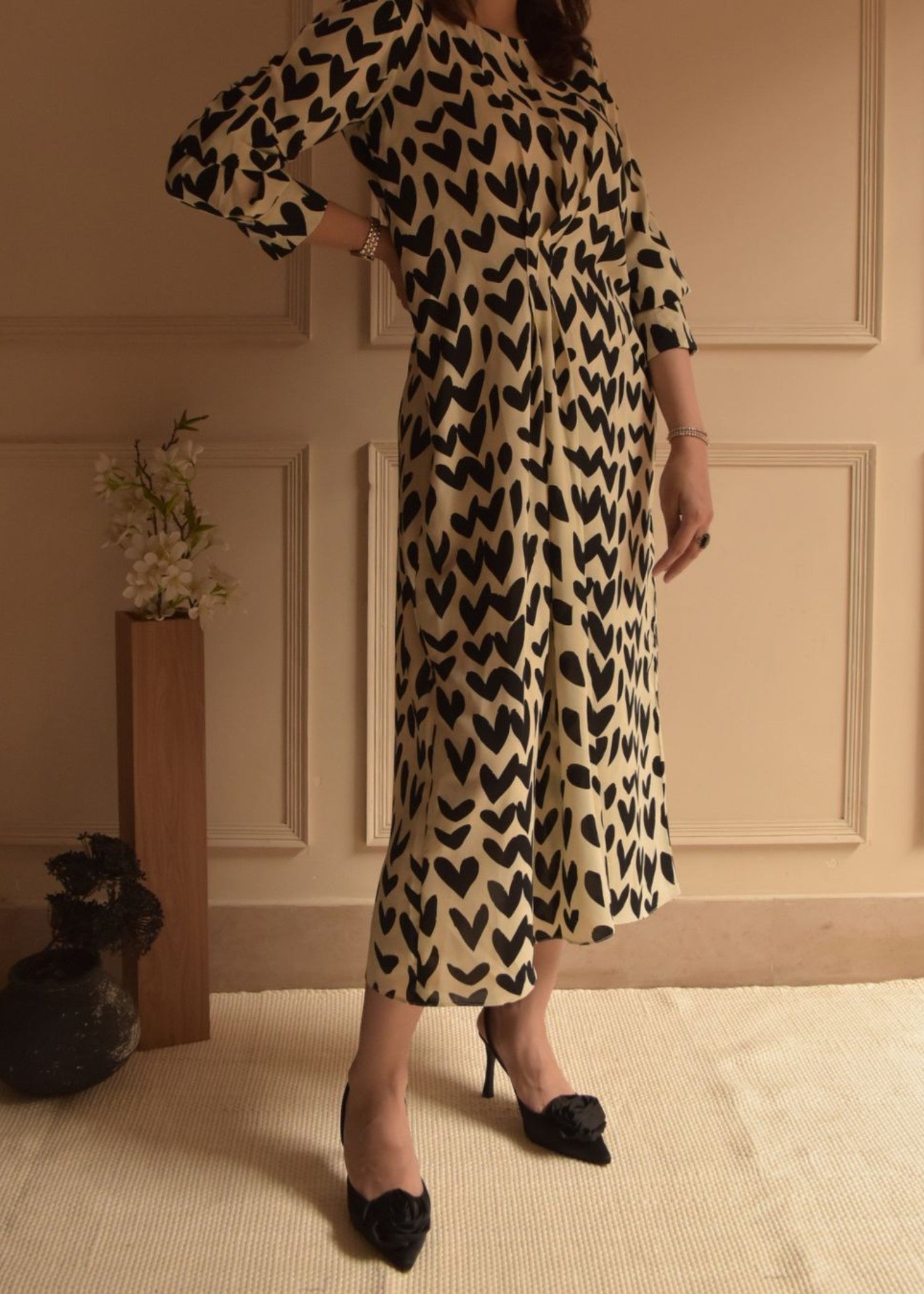 georgette Dress in Black, beige