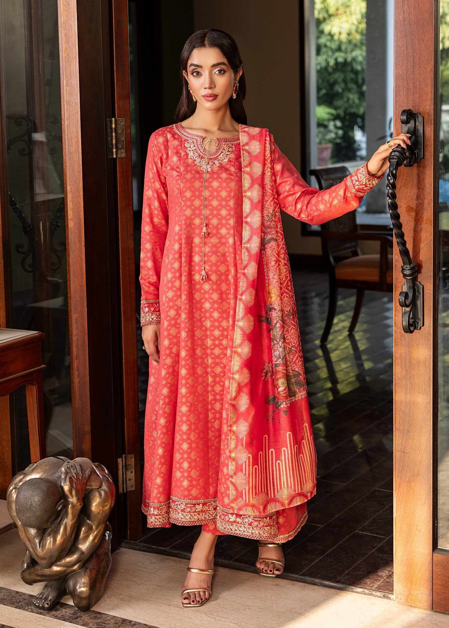 jacquard Pishwas in Tomato red