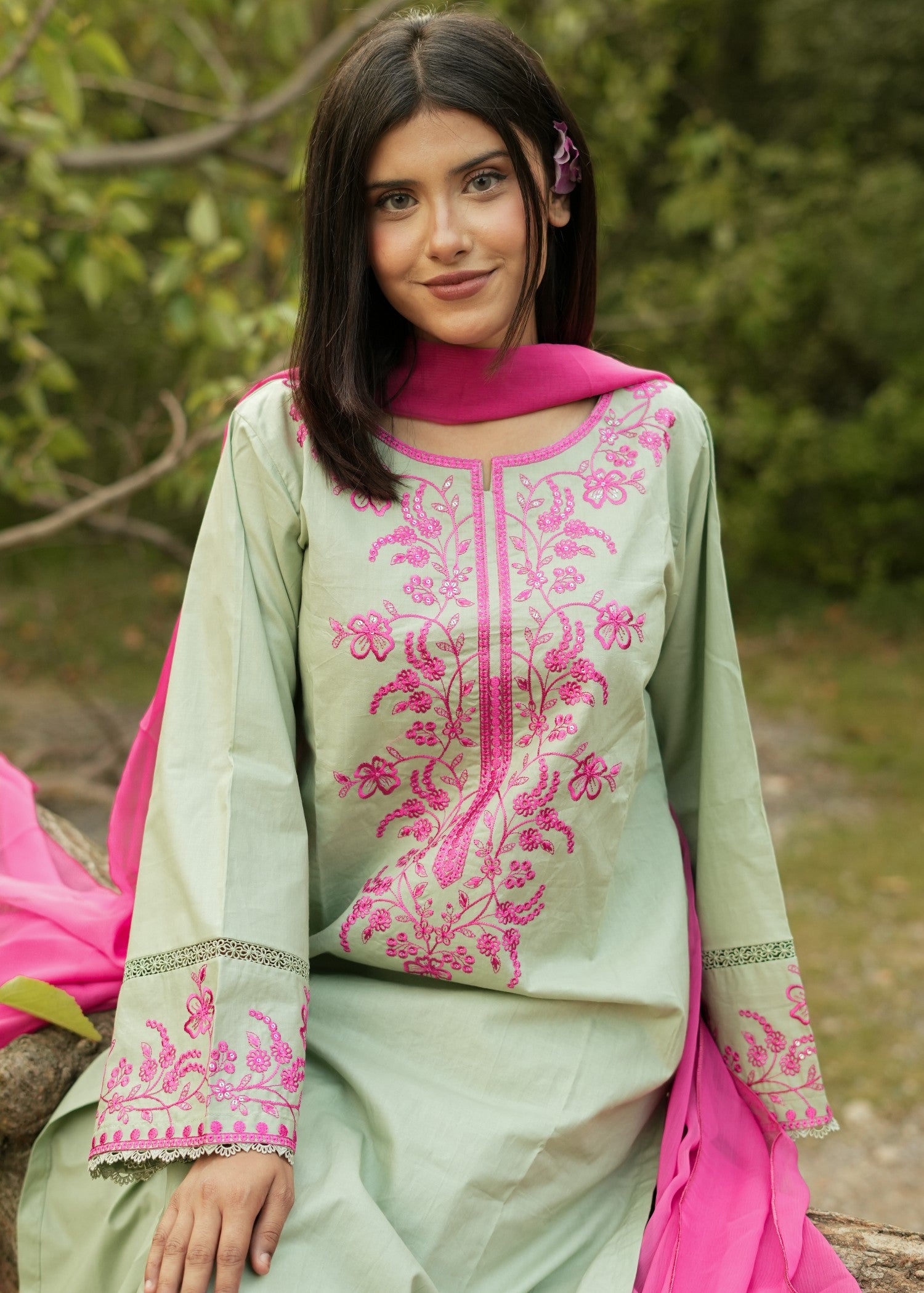 lawn cotton Kurta Set in Pistachio green