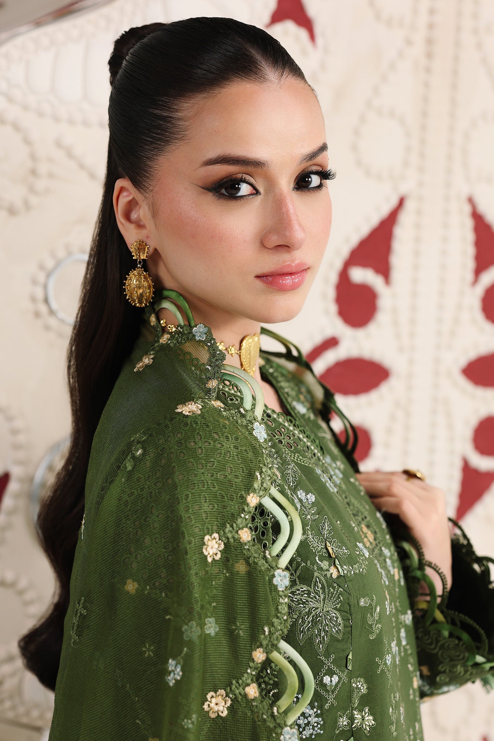Festive Luxury Lawn – QFL-09 VESTA