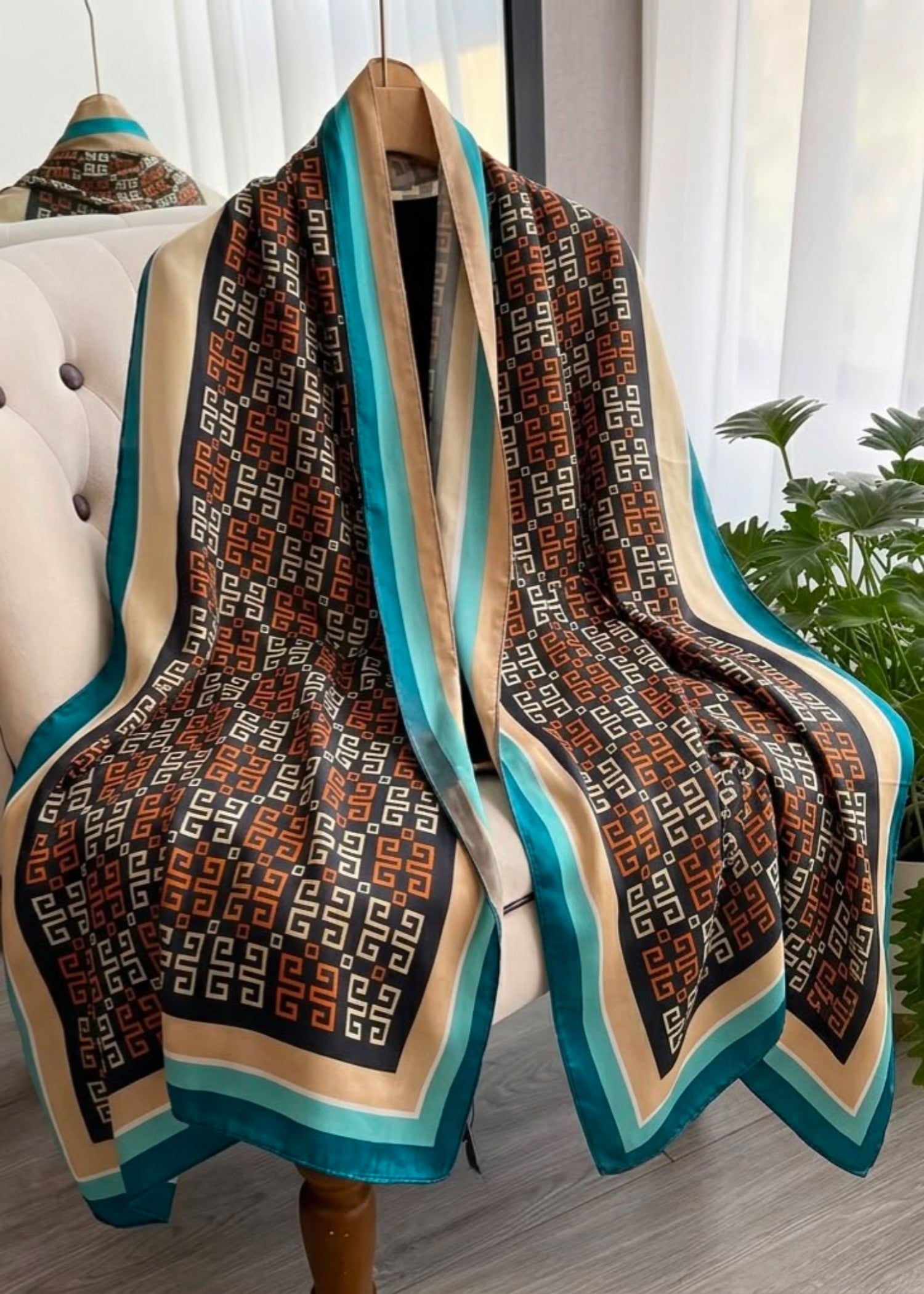 silk Hijab in Black, cream