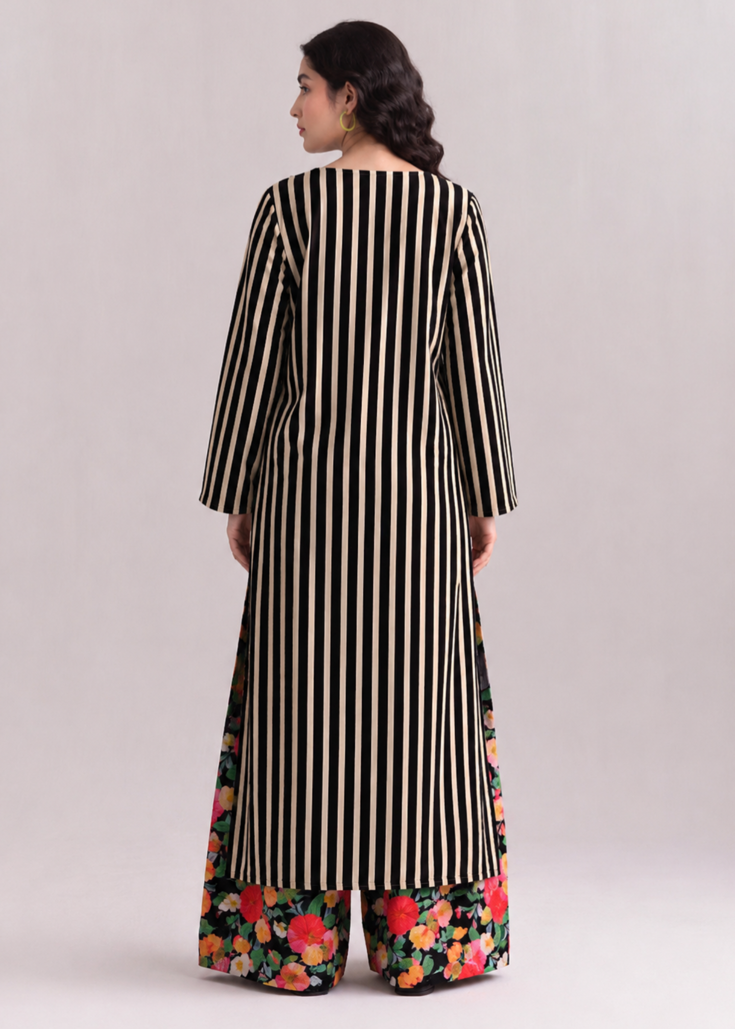 lawn Unstitched in Beige, black