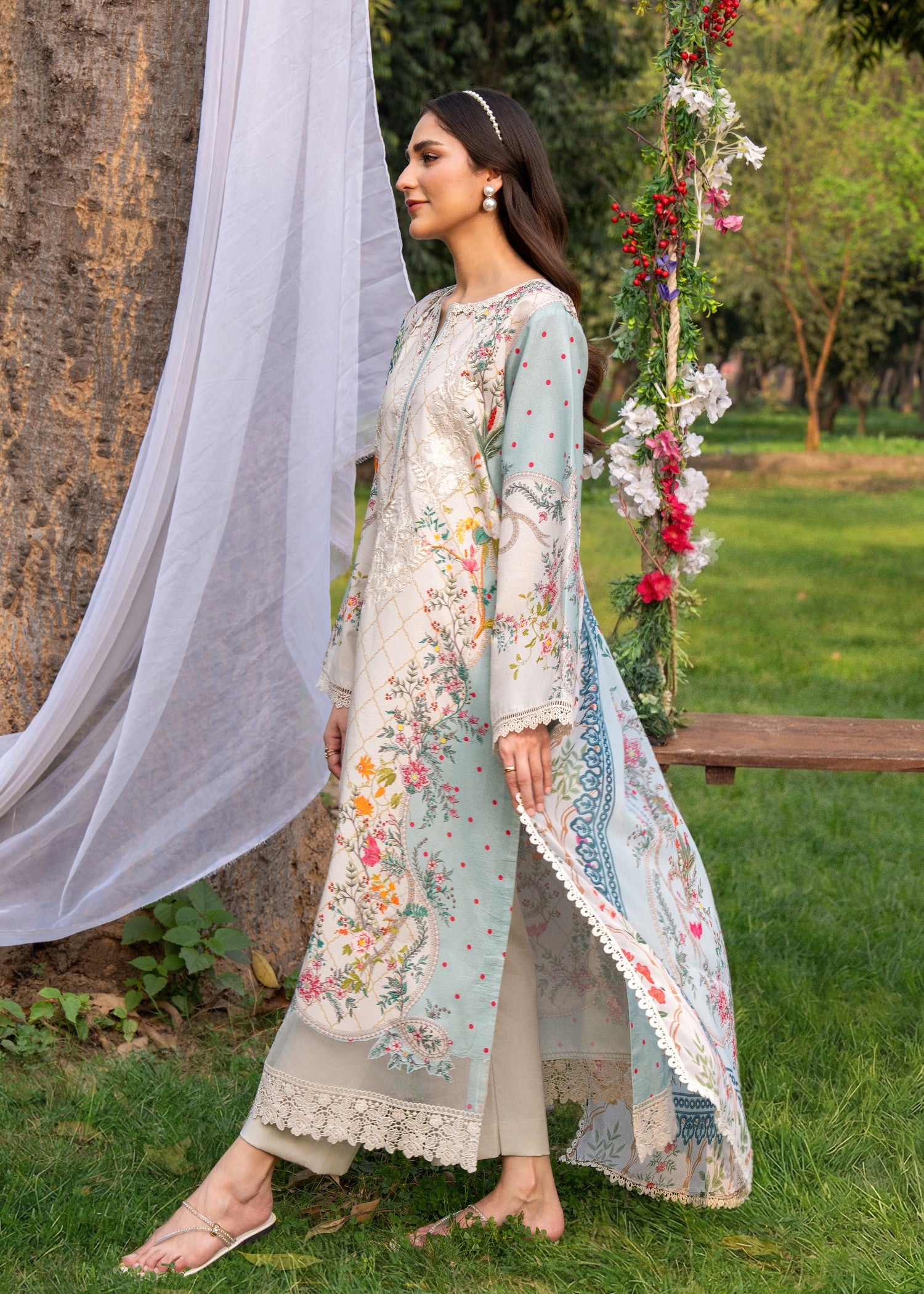 lawn Kurta Set in Multi