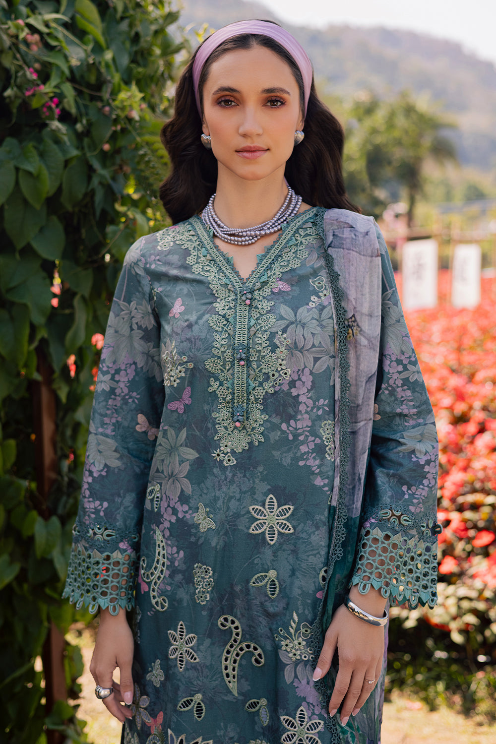 Shezlin Chikankari Eid Edit Lawn – MEHRVEEN (AV-12)
