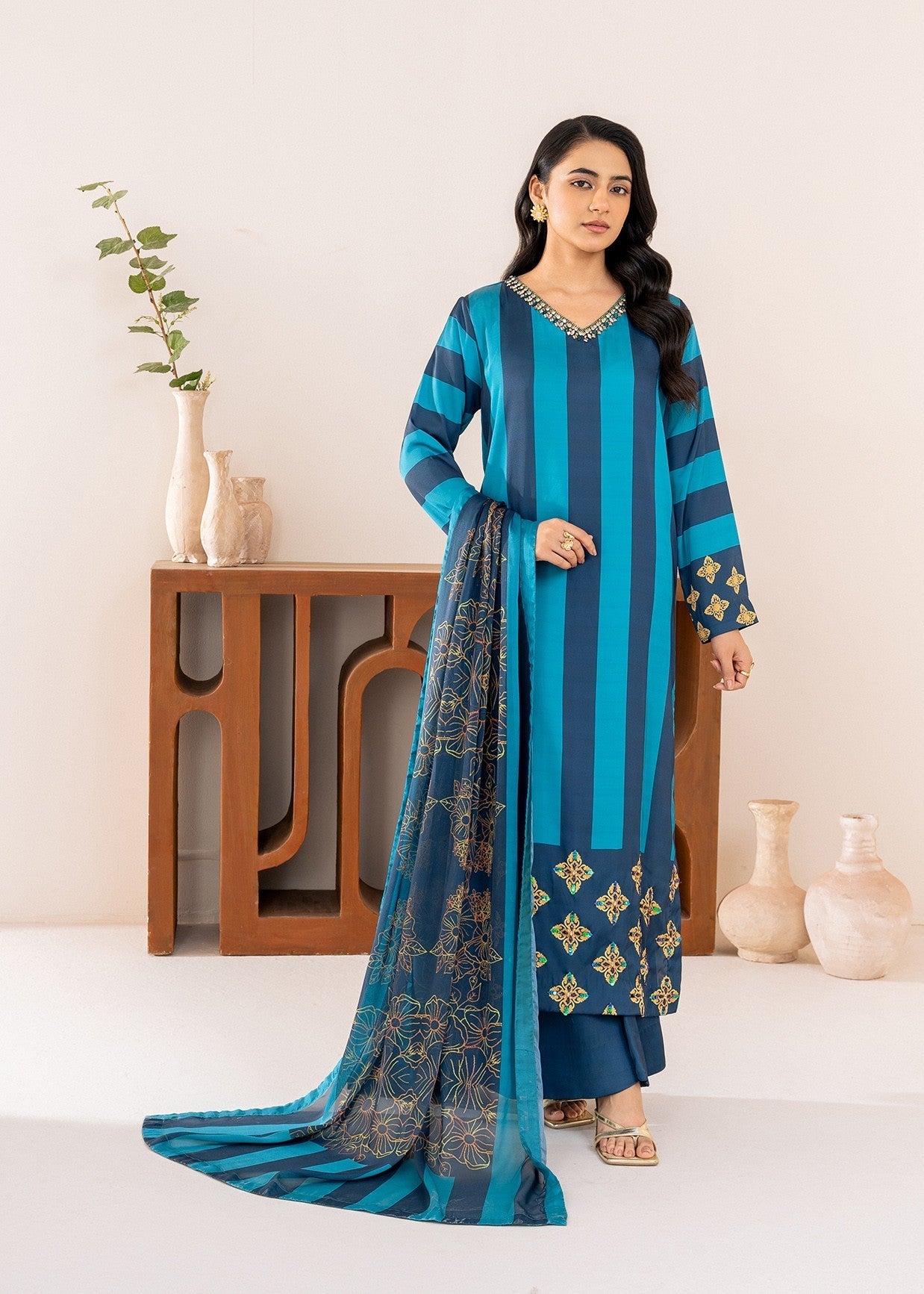 charmuse/shamooz Kurta Set in Sapphire blue