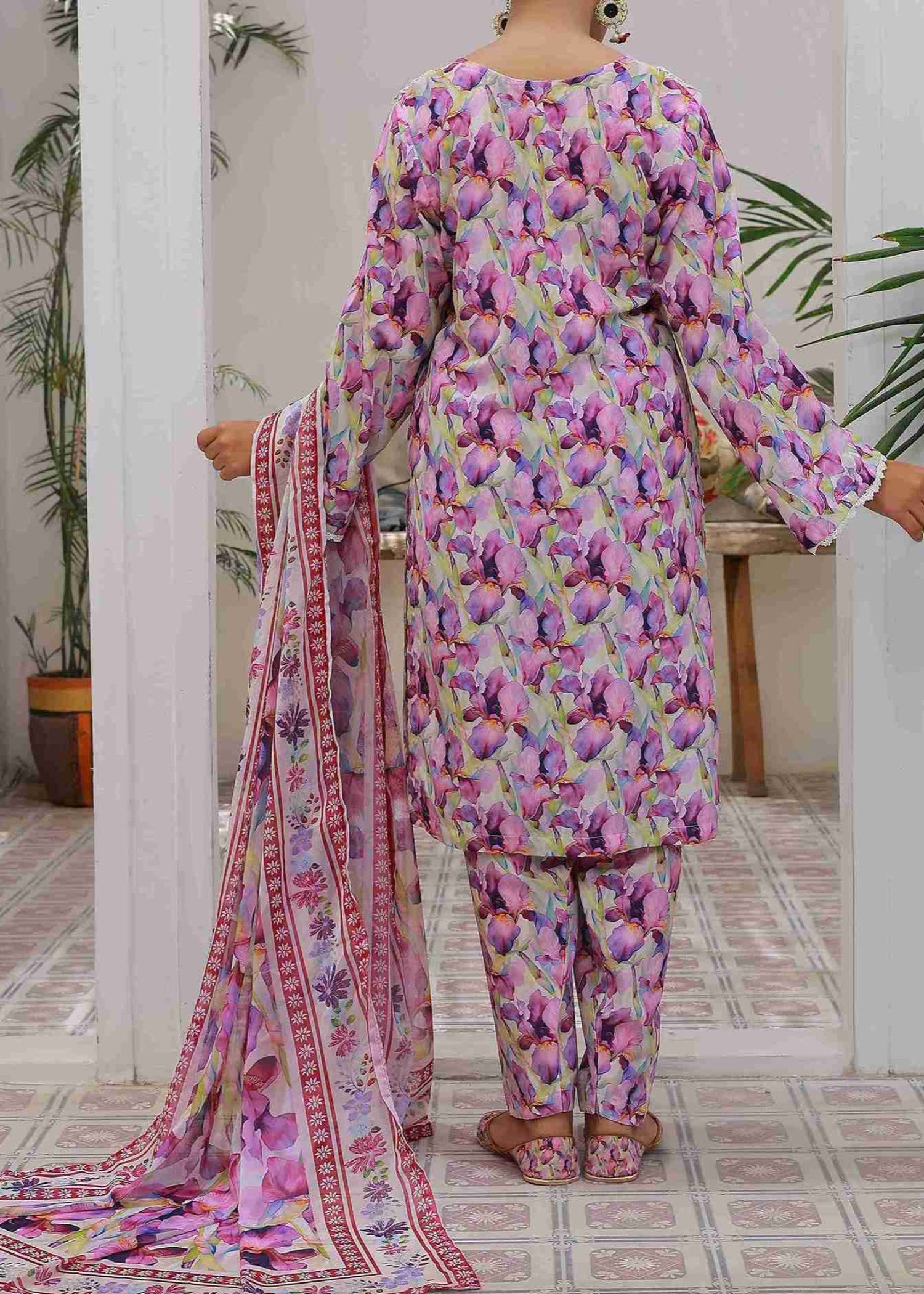 swiss lawn Kurta Set in Lilac