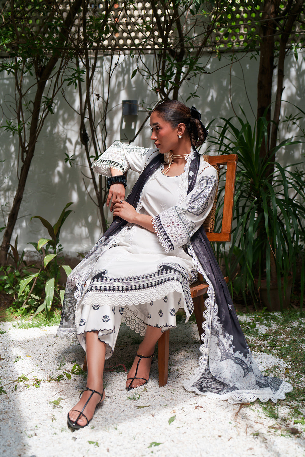 Laanem Luxury Lawn – AMARA-B - SRL26-02
