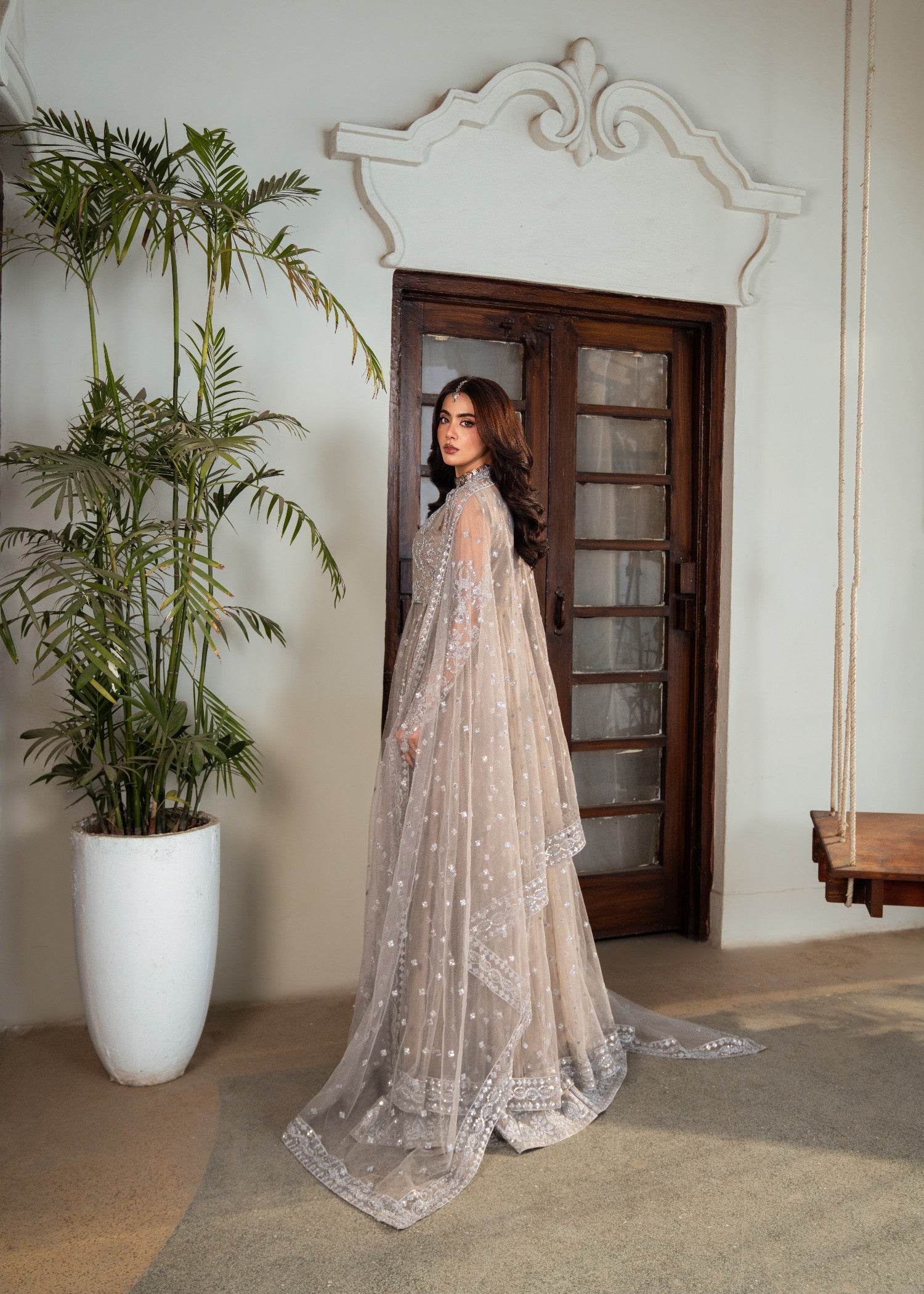 net Pishwas in Warm grey