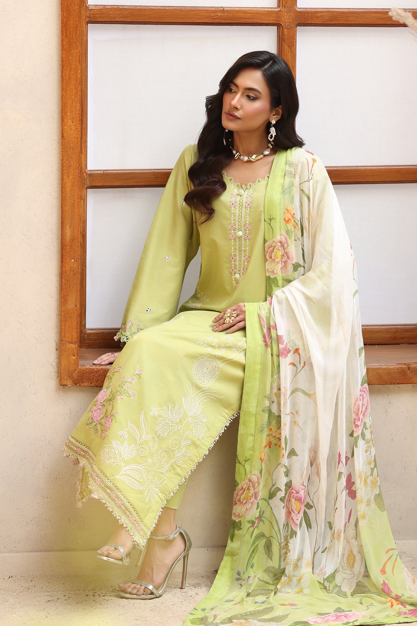 Raaya Rameen Lawn – DAISY