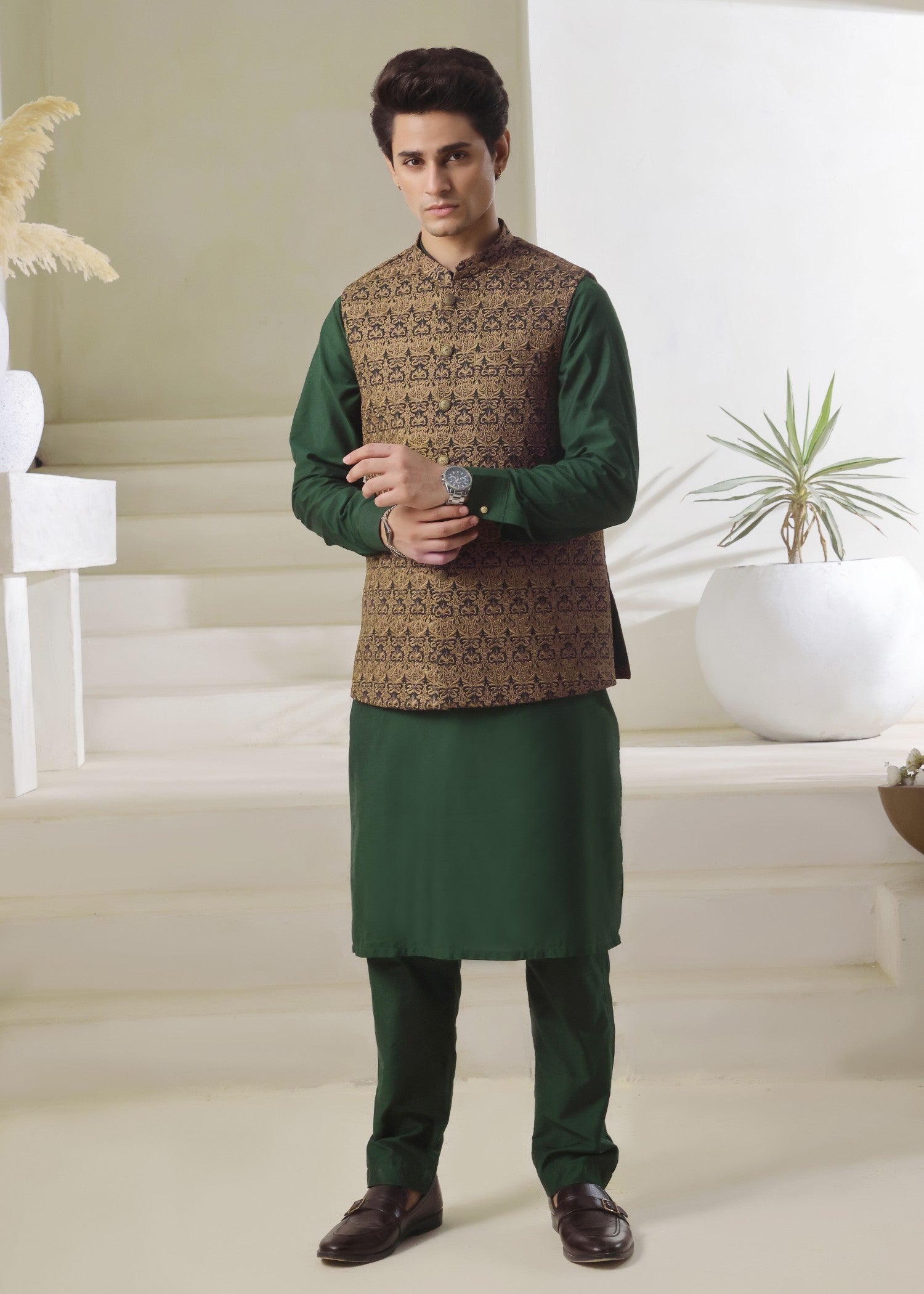 raw silk Waistcoat in Golden brown
