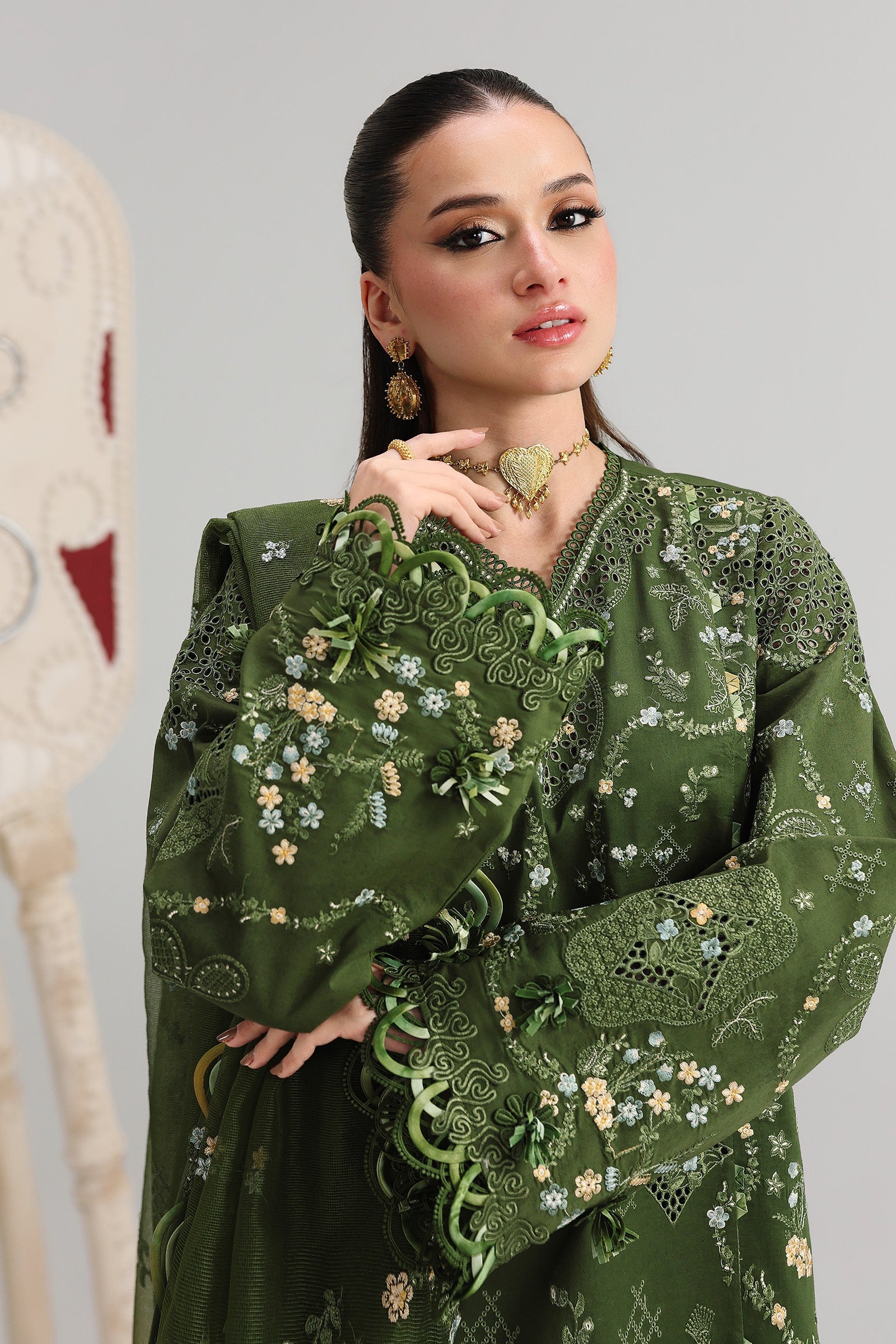 Festive Luxury Lawn – QFL-09 VESTA