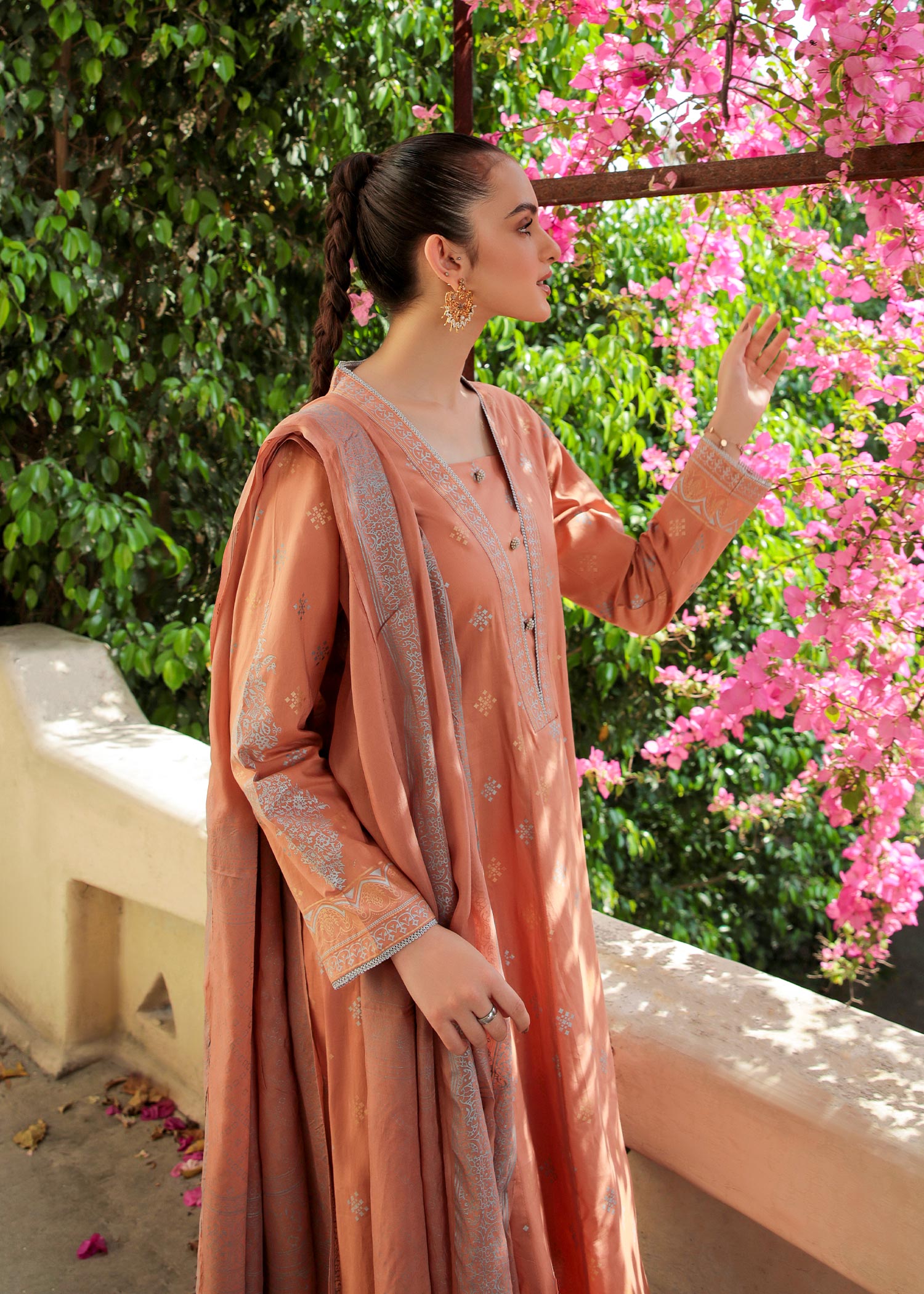dhanak Pishwas in Peach pink