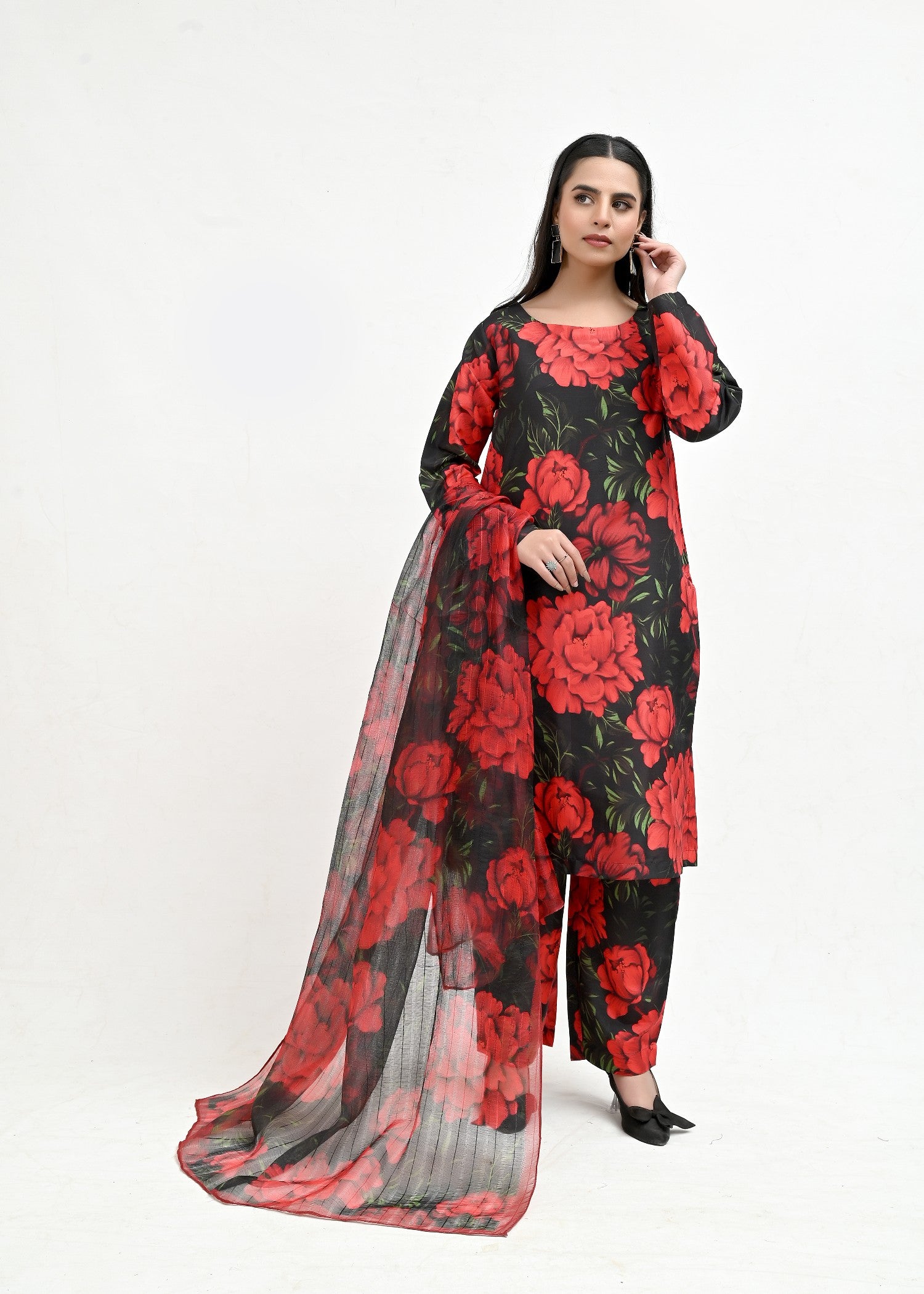 pk raw silk Kurta Set in Black, crimson