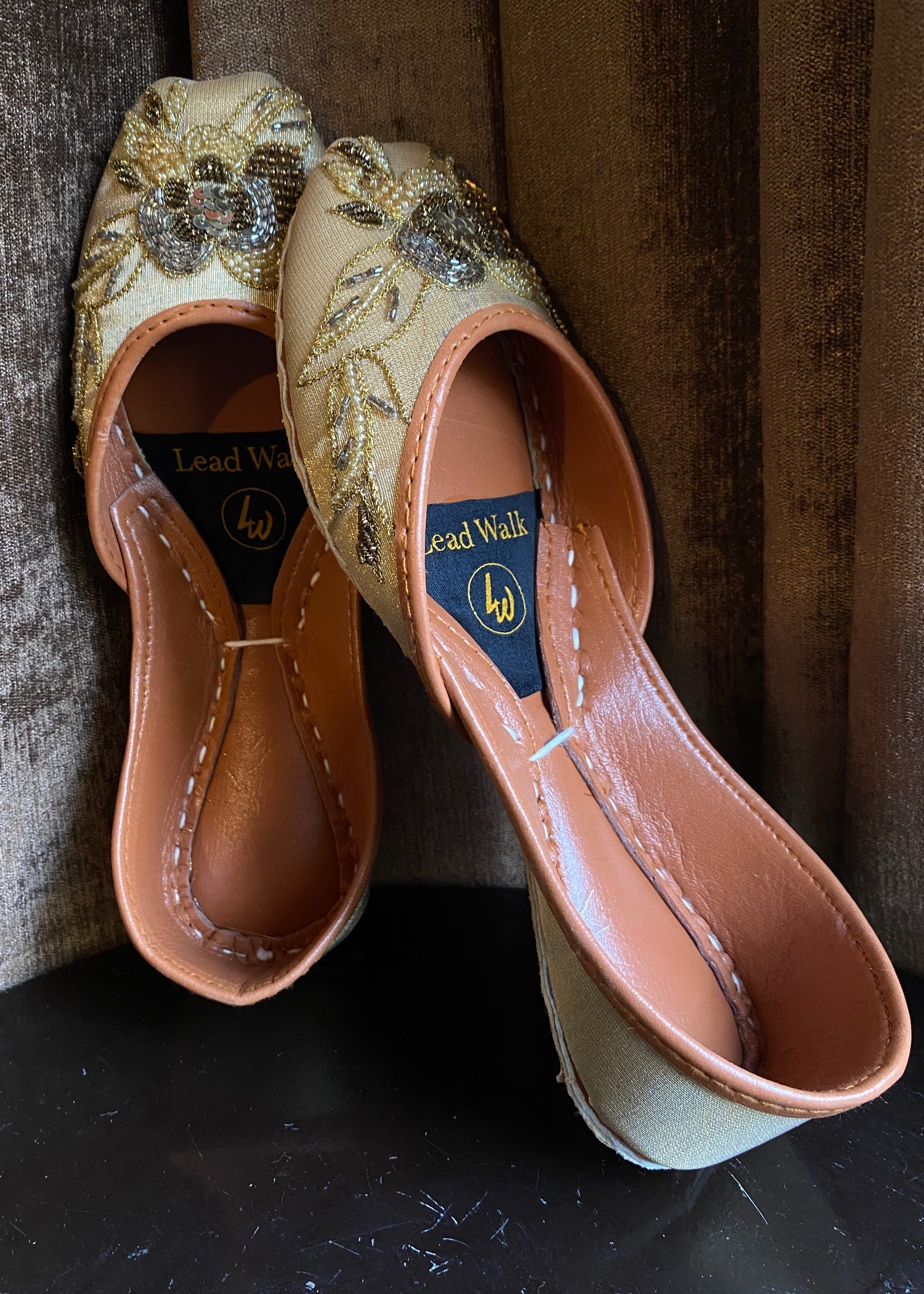 Khussa in Goldenrod, beige by - High Quality Women Khussa AVN2471