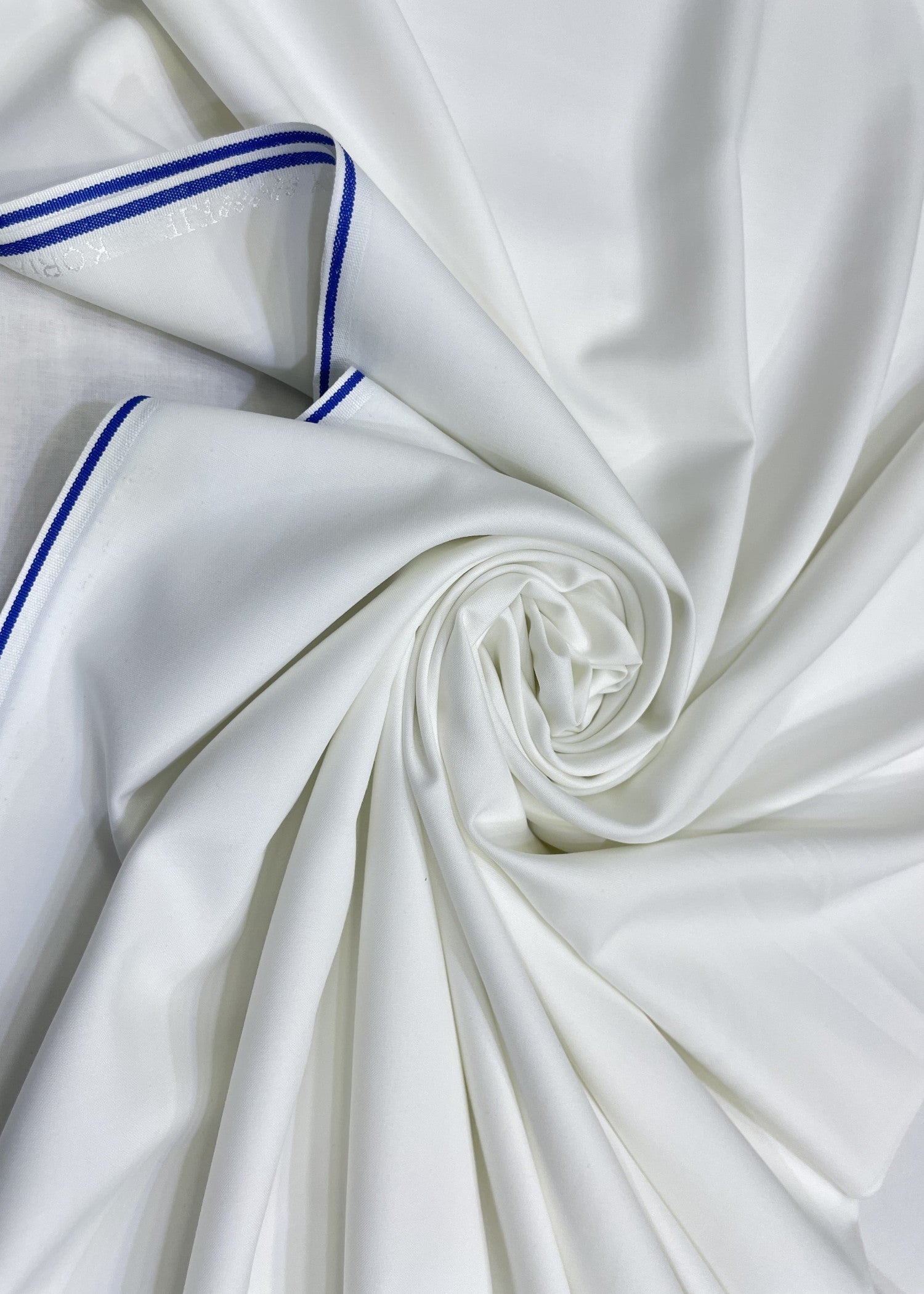 blend boski Unstitched in Off-white