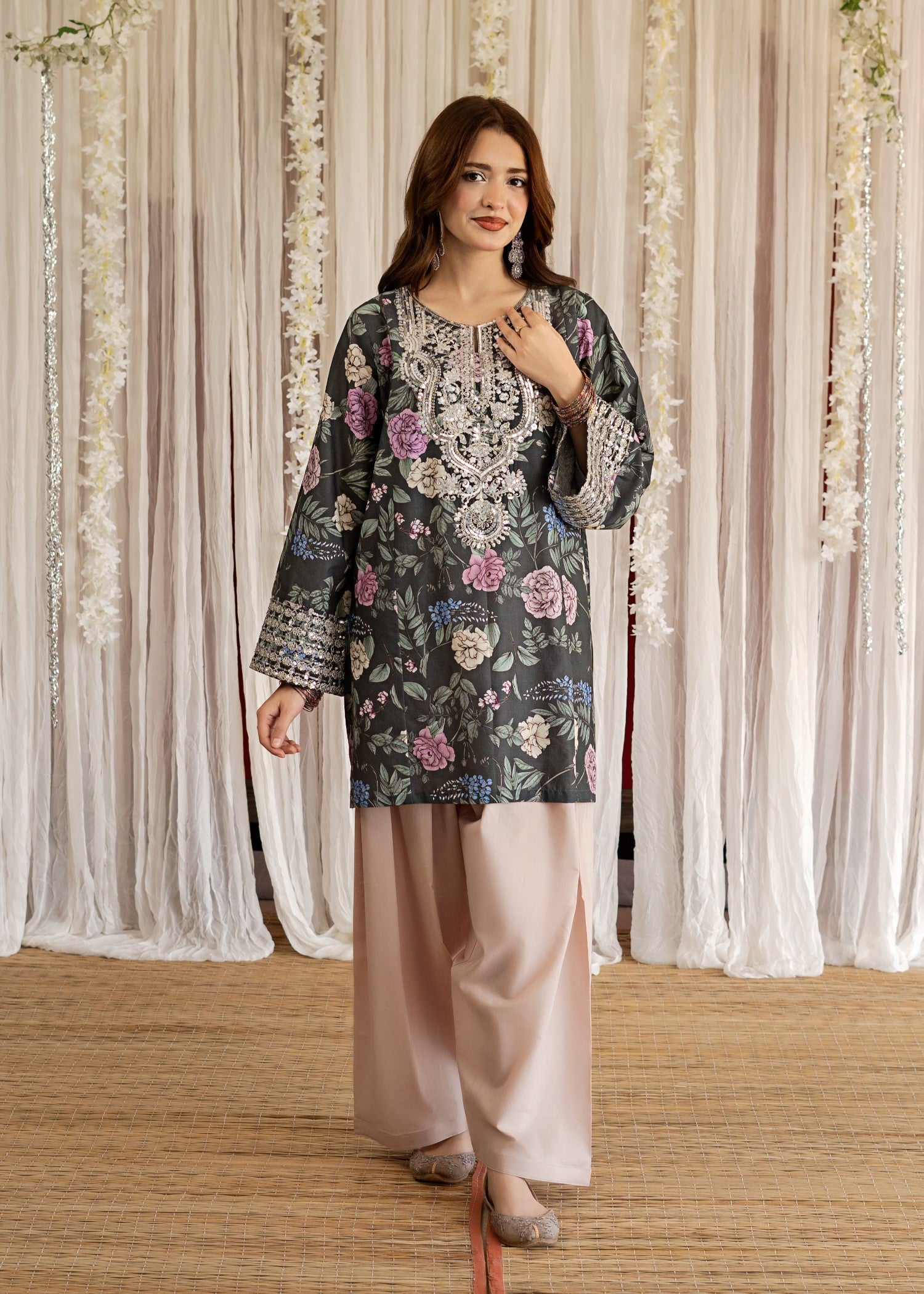 lawn Kurta Set in Charcoal black