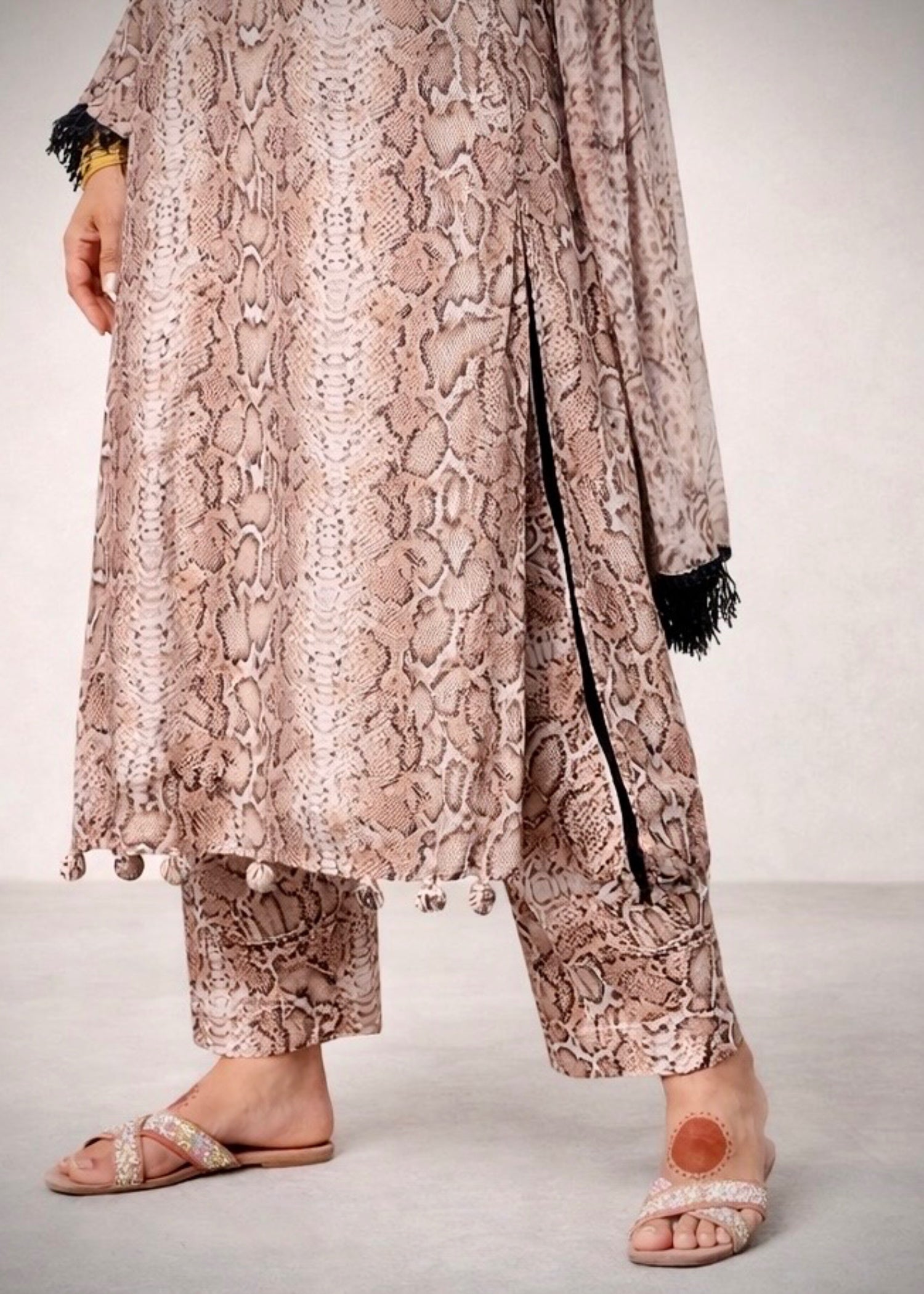 grip Kurta Set in Tan brown