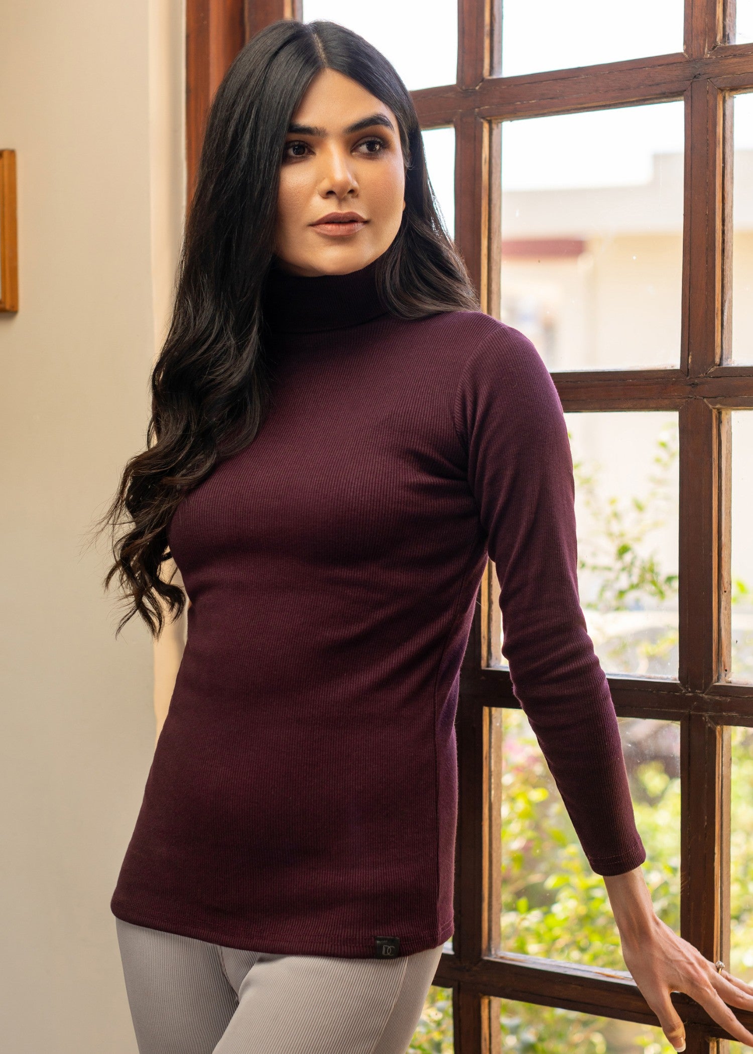 jersey knit Turtle Neck in Maroon