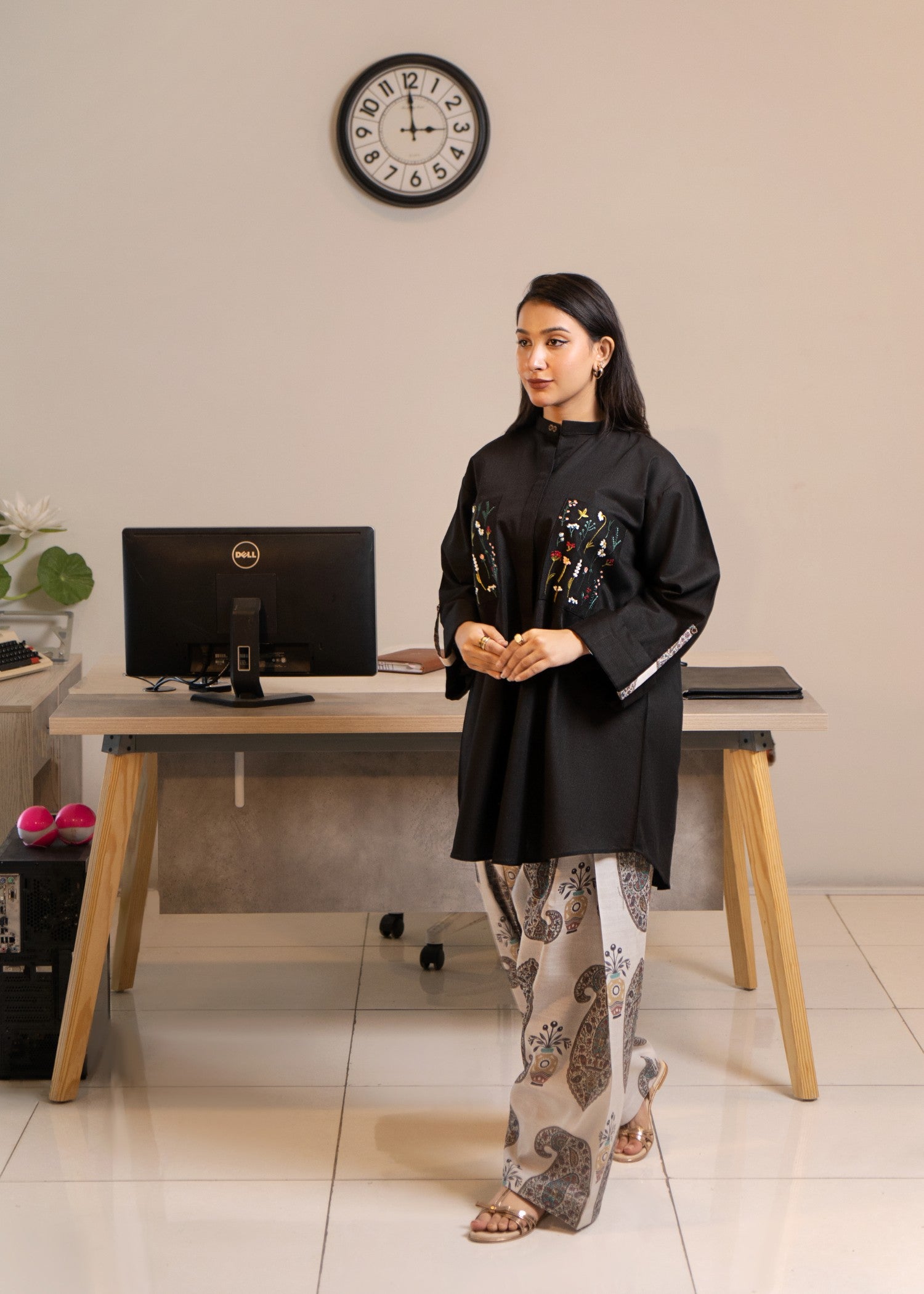 khaddar Kurta Set in Black