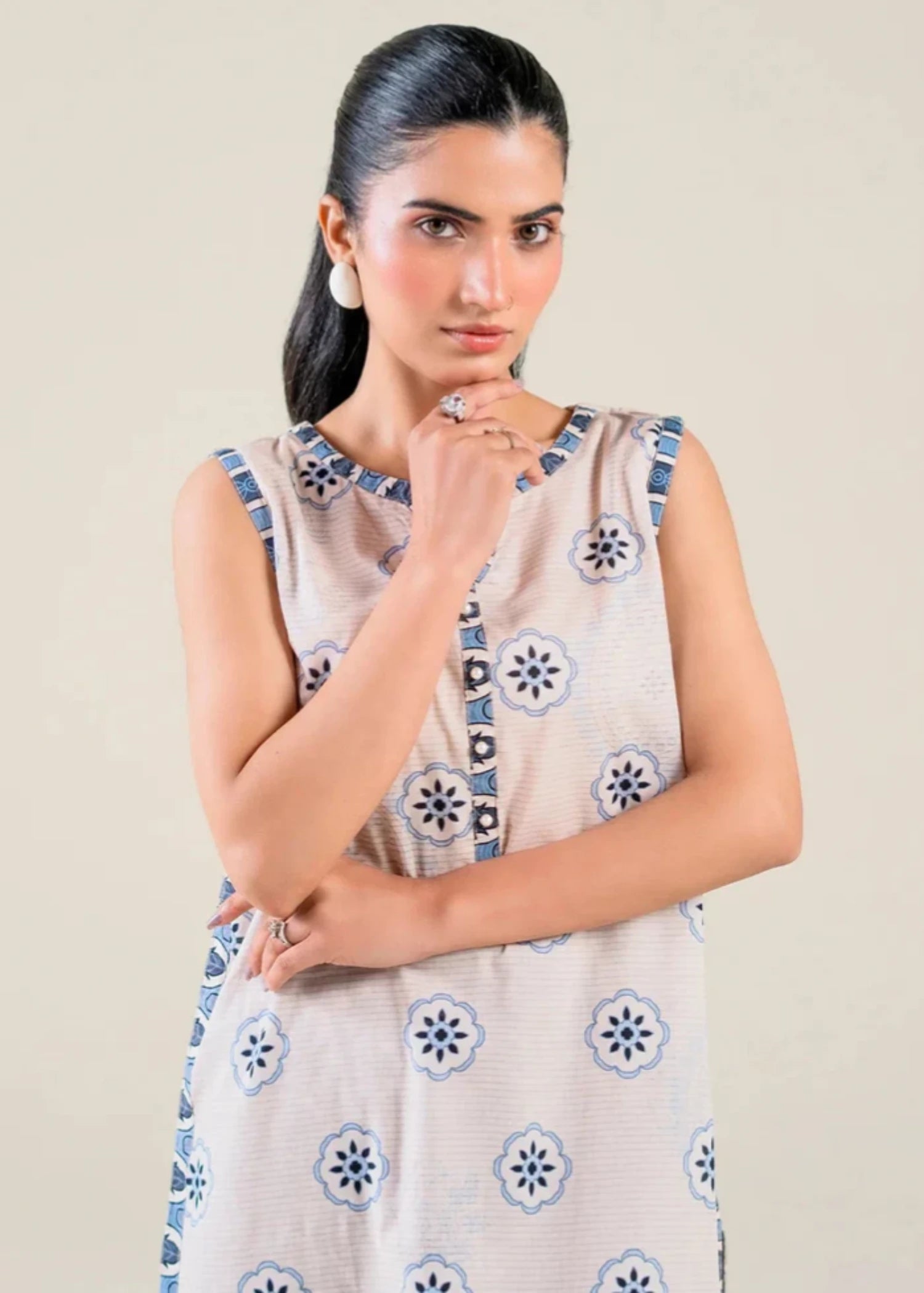 lawn Kurta Set in Pearl white